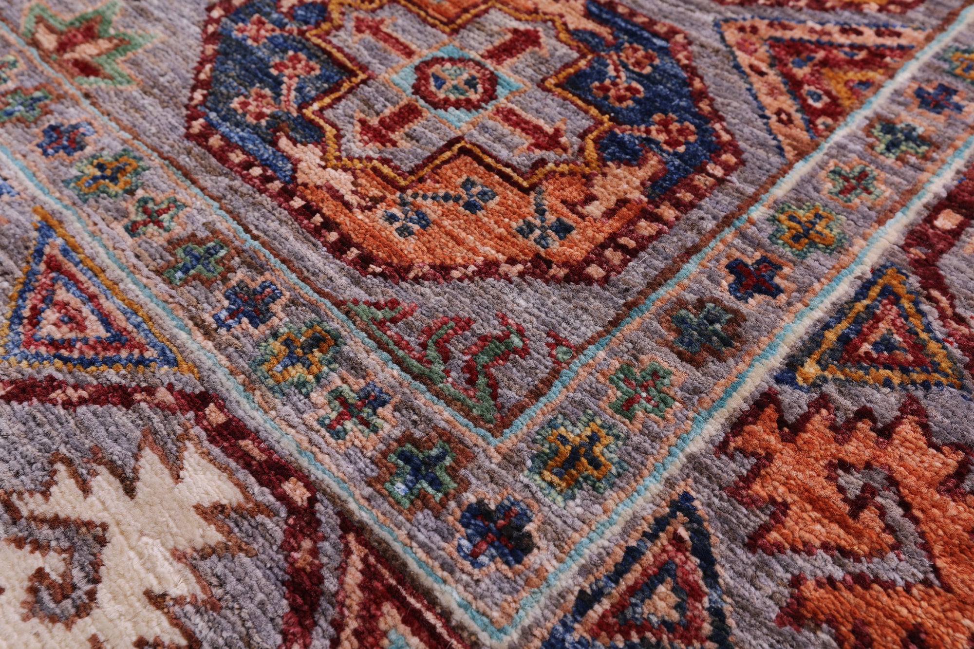 Turkmen Ersari Hand Knotted Wool Rug - 5' 2" X 6' 7" - Golden Nile