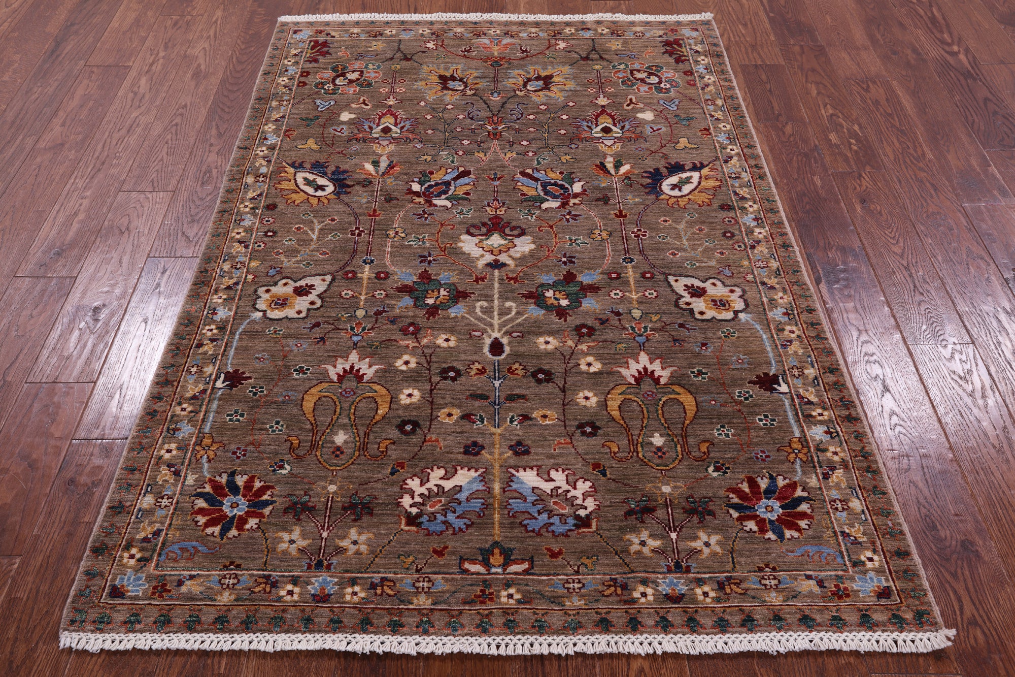 Peshawar Hand Knotted Wool Rug - 4' 2" X 6' 1" - Golden Nile