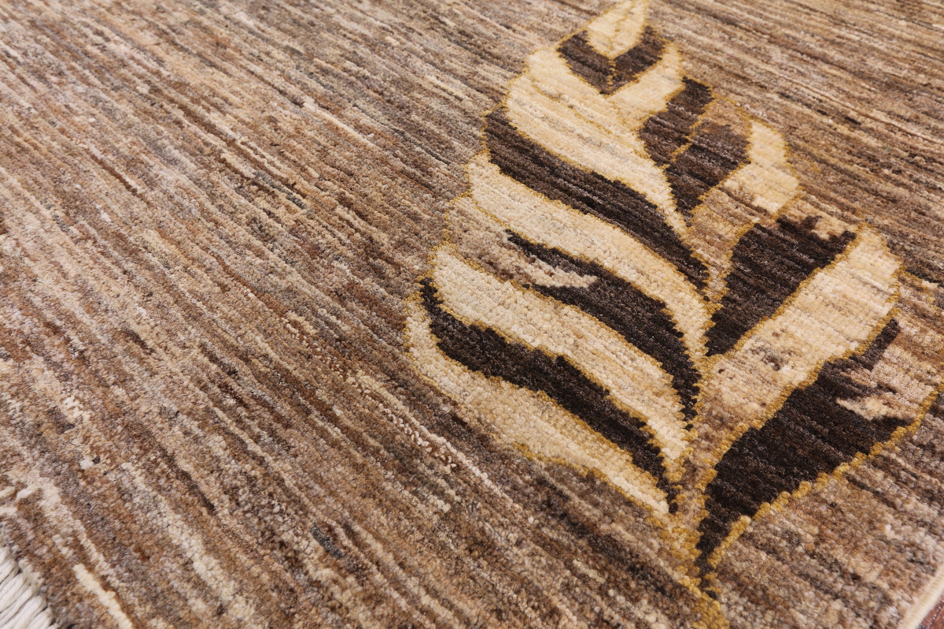 Modern Natural Handmade Wool Area Rug - 6' 8" X 7' 6" - Golden Nile