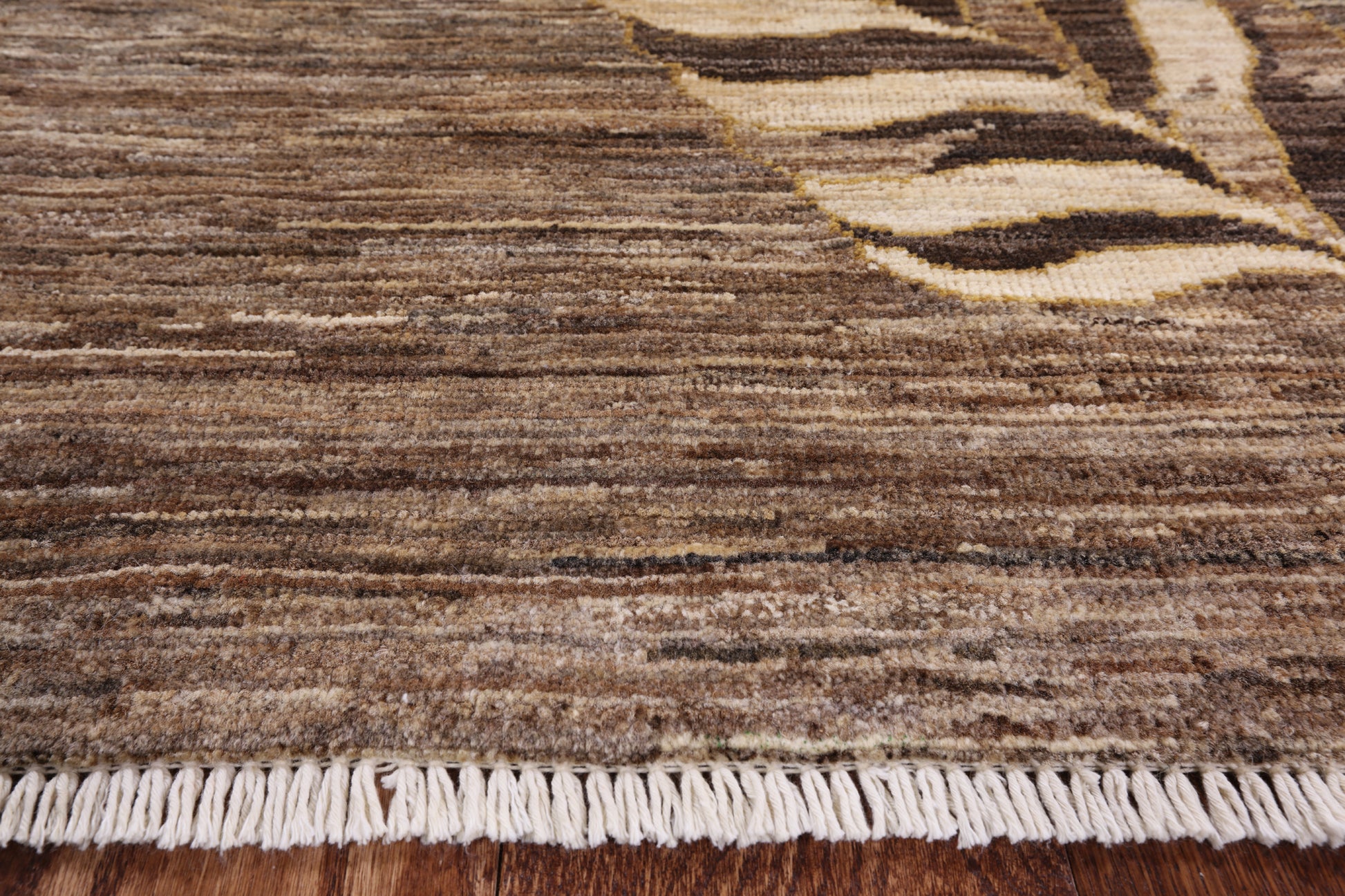 Modern Natural Handmade Wool Area Rug - 6' 8" X 7' 6" - Golden Nile