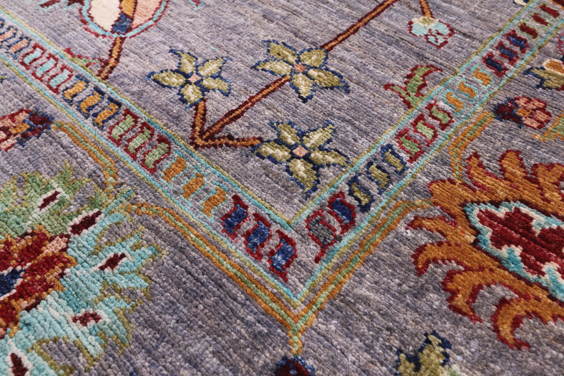 Grey Peshawar Hand Knotted Wool Rug - 5' 8" X 8' 8" - Golden Nile