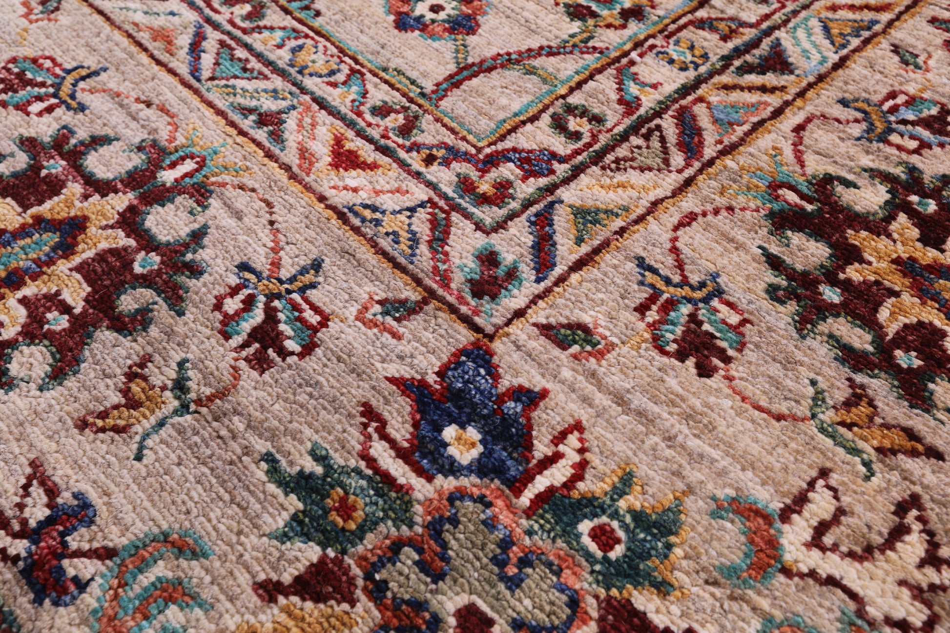 Peshawar Hand Knotted Wool Rug - 8' 3" X 11' 4" - Golden Nile