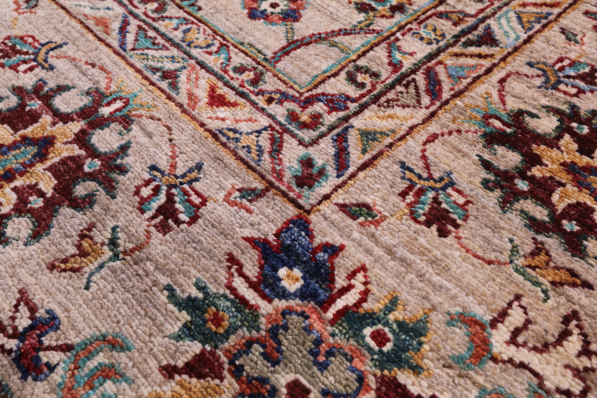 Peshawar Hand Knotted Wool Rug - 8' 3" X 11' 4" - Golden Nile