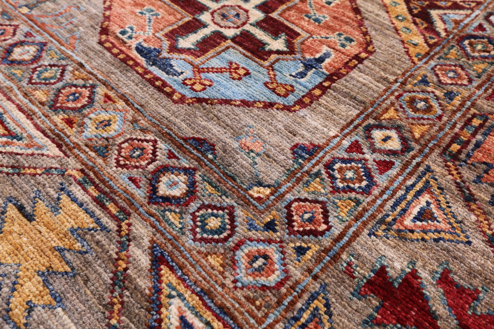 Turkmen Ersari Handmade Wool Rug - 5' 1" X 6' 7" - Golden Nile