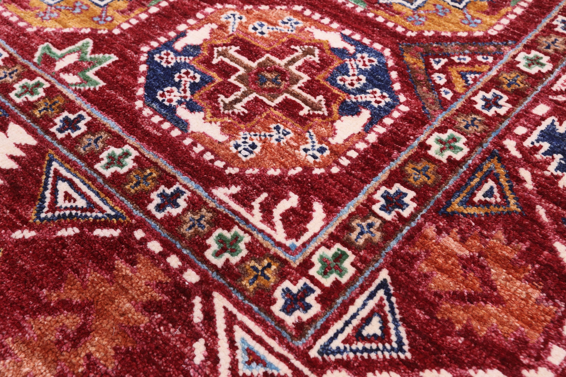 Red Turkmen Ersari Hand Knotted Wool Rug - 4' 1" X 6' 1" - Golden Nile