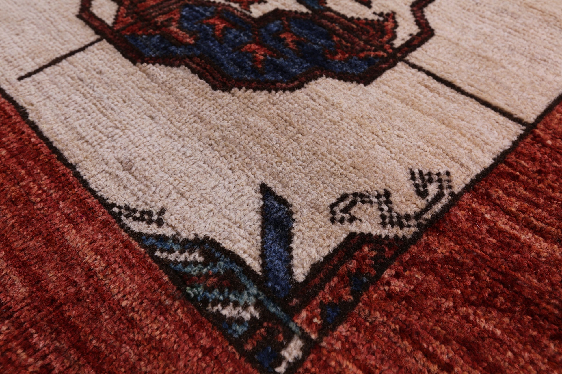 Ivory Turkmen Ersari Hand Knotted Wool Rug - 5' 6" X 8' 3" - Golden Nile