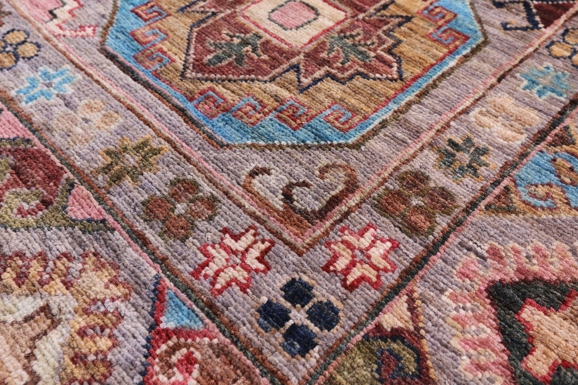 Turkmen Ersari Hand Knotted Wool Rug - 5' 9" X 8' 8" - Golden Nile