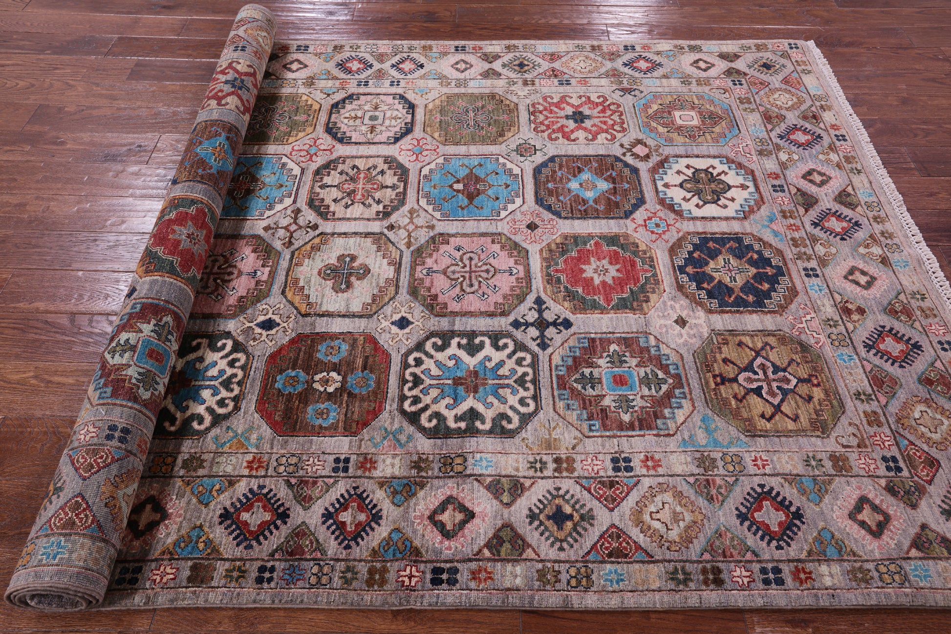 Turkmen Ersari Hand Knotted Wool Rug - 5' 9" X 8' 8" - Golden Nile