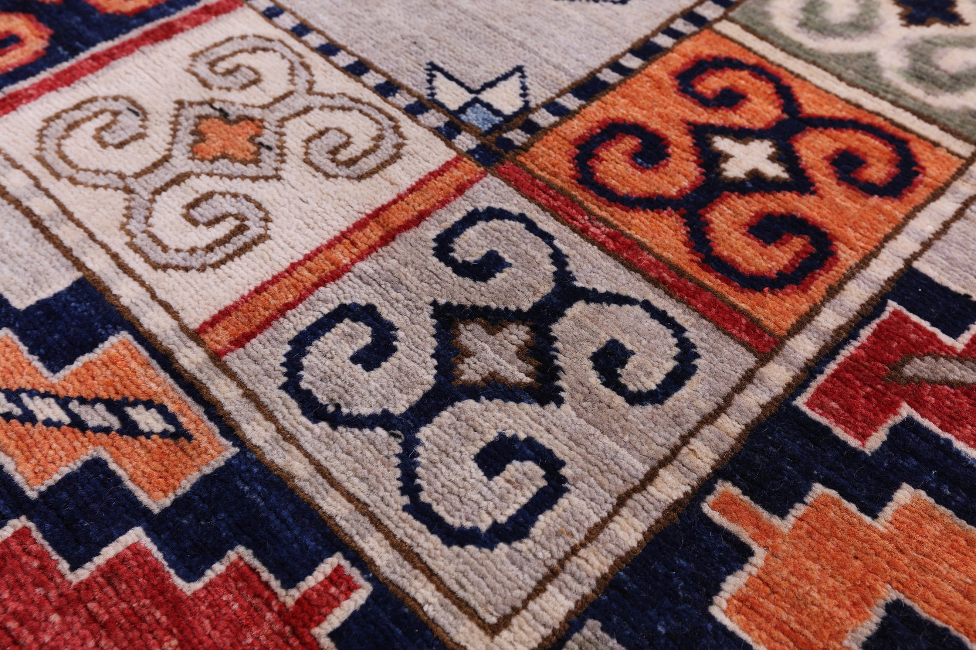 Turkmen Ersari Hand Knotted Wool Rug - 8' 3" X 9' 9" - Golden Nile