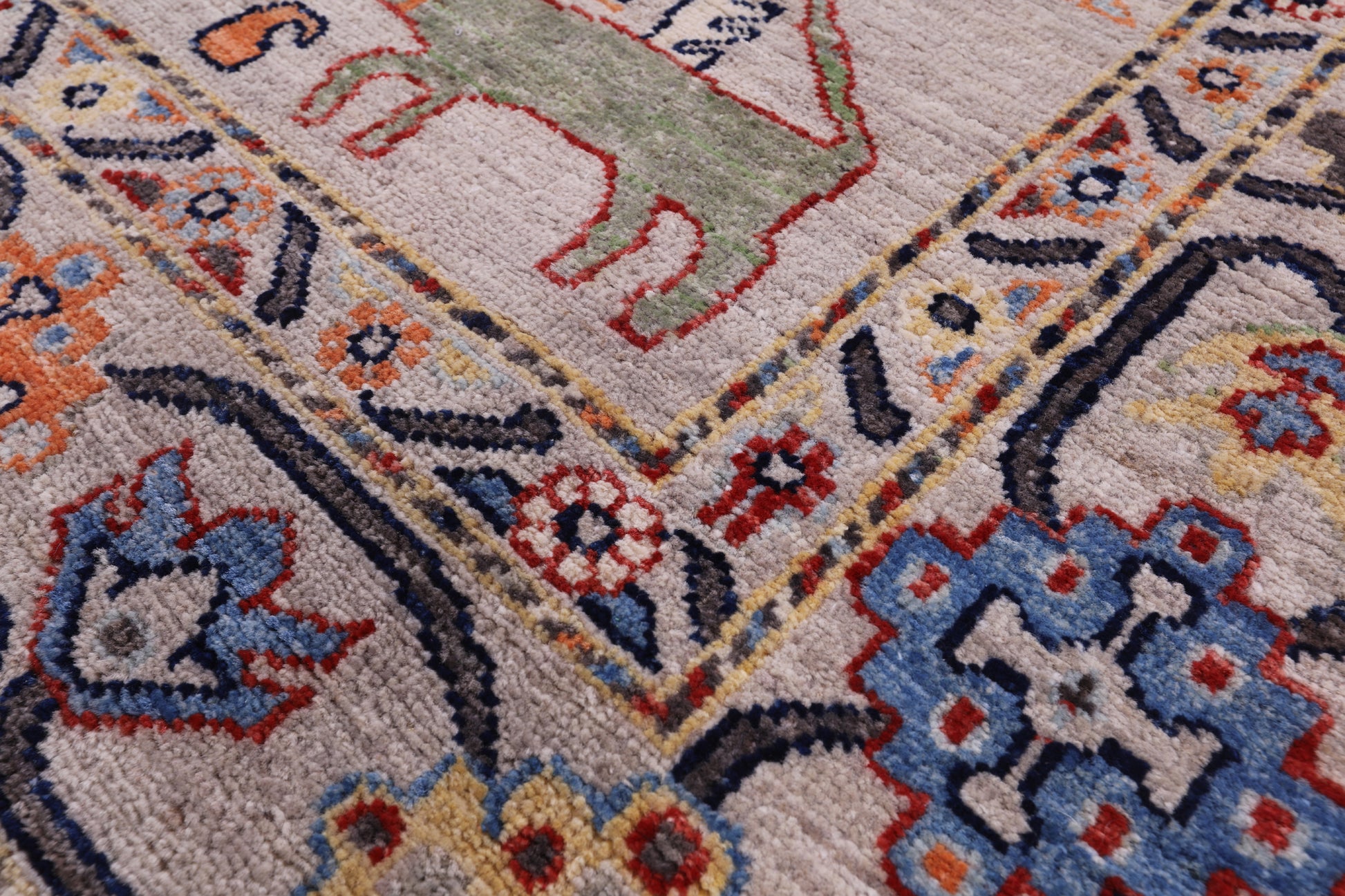 Ivory Persian Fine Serapi Hand Knotted Wool Rug - 7' 9" X 9' 9" - Golden Nile