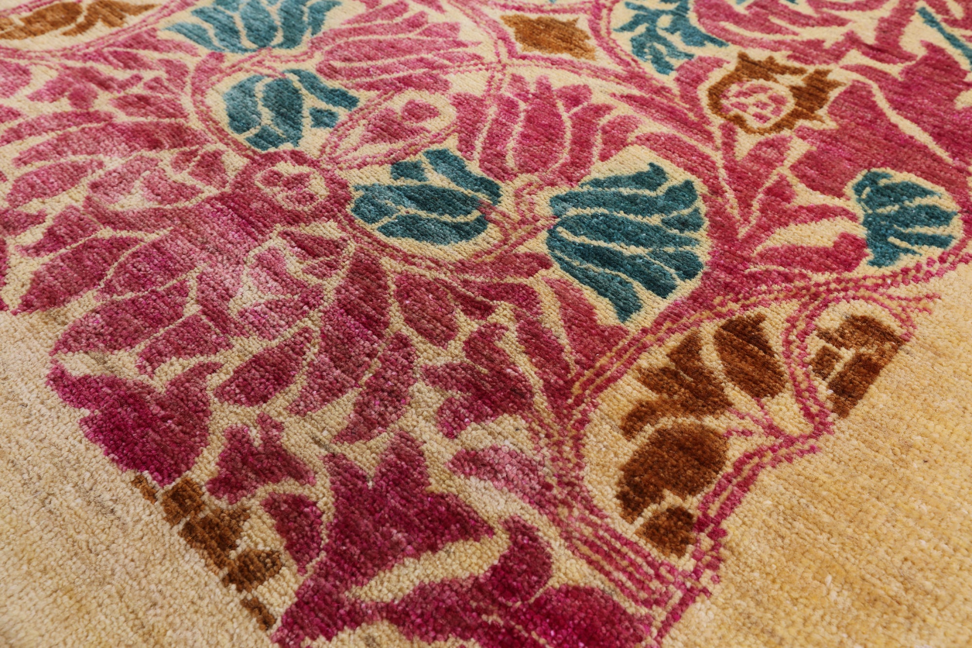 Ivory William Morris Hand Knotted Wool Area Rug - 6' 2" X 8' 8" - Golden Nile