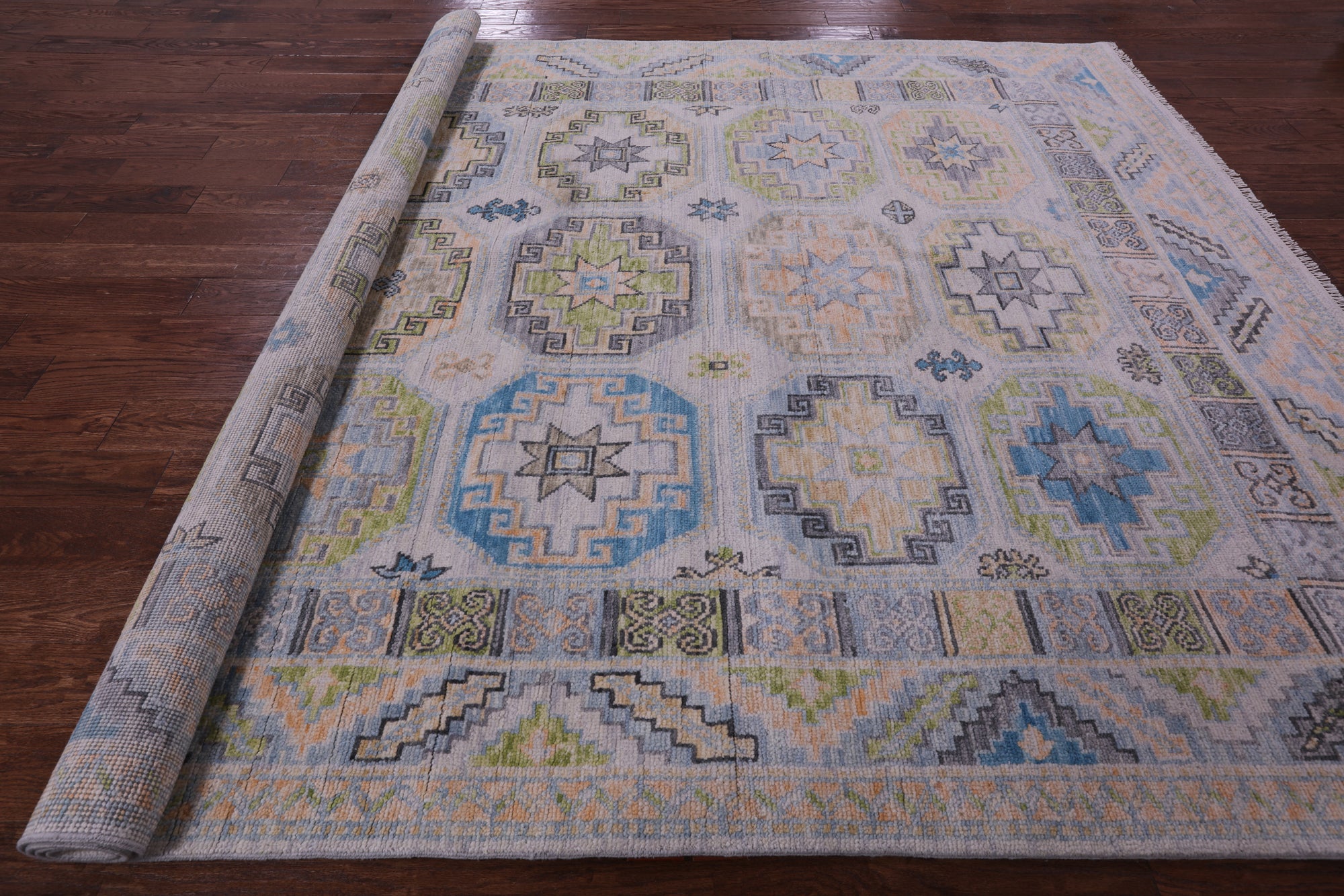Ivory Turkmen Ersari Hand Knotted Wool Rug - 8' 0" X 10' 5" - Golden Nile