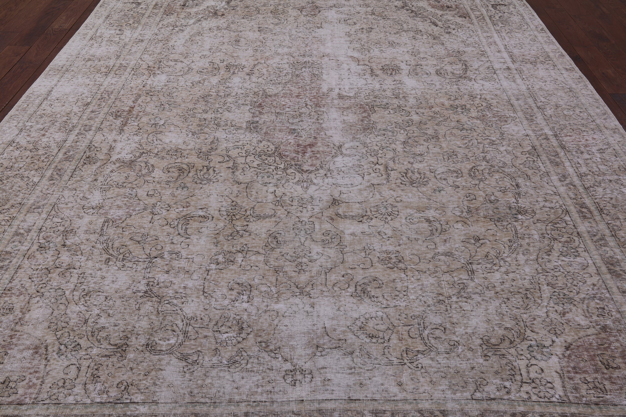 Ivory Persian Vintage White Wash Handmade Wool Area Rug - 9' 5" X 12' 2" - Golden Nile