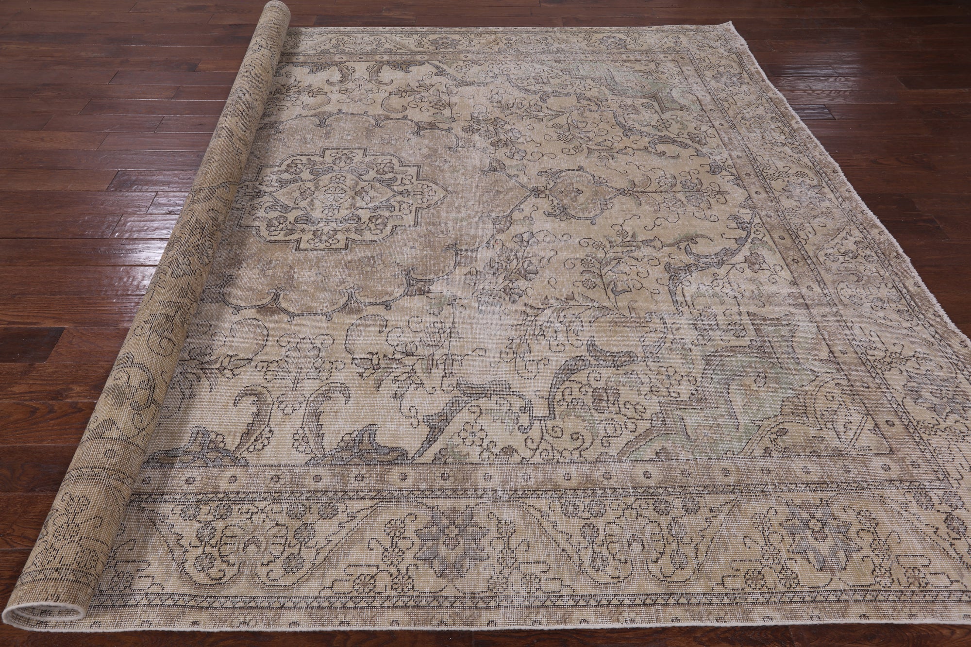Persian Vintage White Wash Hand Knotted Wool Area Rug - 9' 5" X 12' 3" - Golden Nile