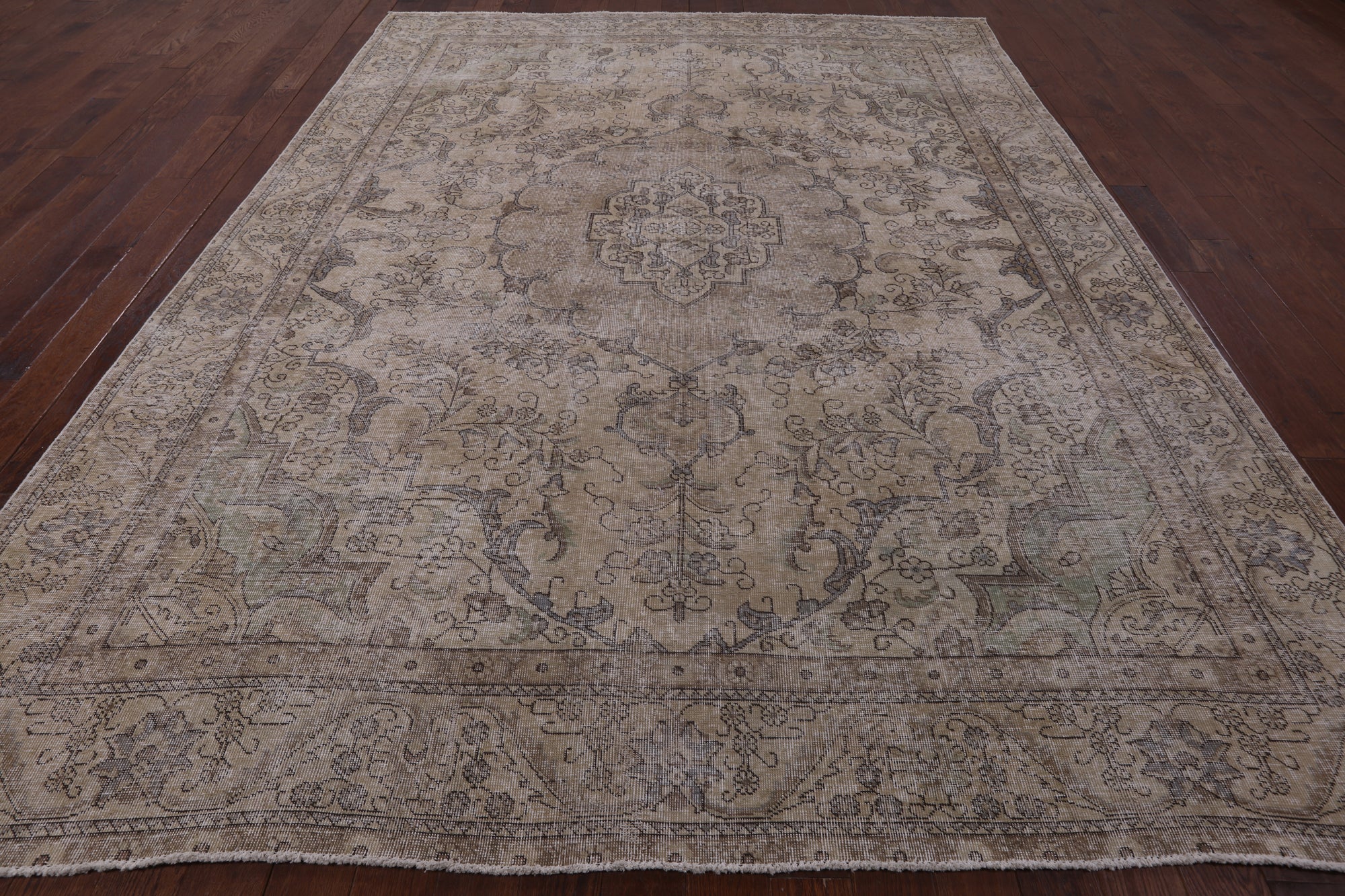 Persian Vintage White Wash Hand Knotted Wool Area Rug - 9' 5" X 12' 3" - Golden Nile