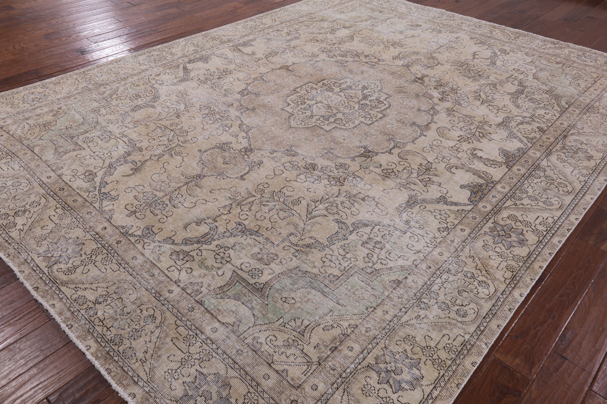 Persian Vintage White Wash Hand Knotted Wool Area Rug - 9' 5" X 12' 3" - Golden Nile
