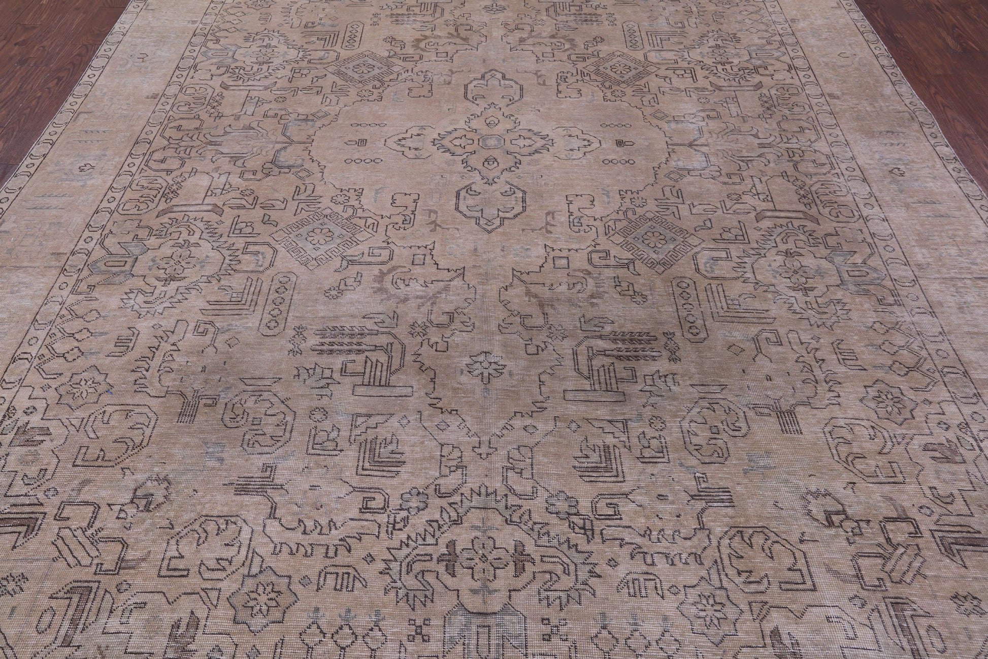 Ivory Persian Vintage White Wash Hand Knotted Wool Rug - 9' 5" X 12' 10" - Golden Nile