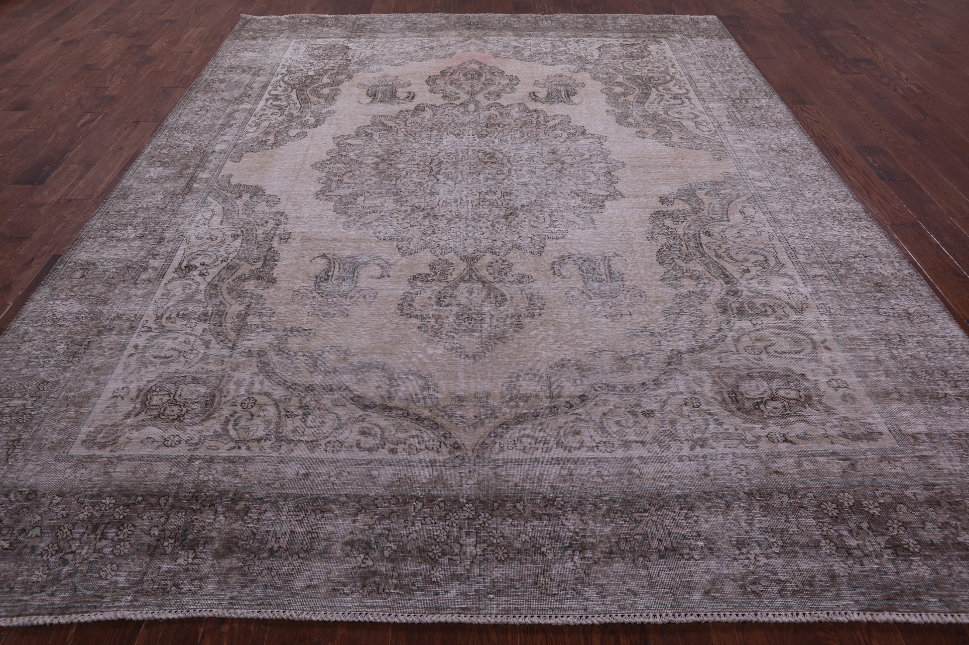 Ivory Persian Vintage White Wash Hand Knotted Wool Rug - 9' 6" X 11' 10" - Golden Nile