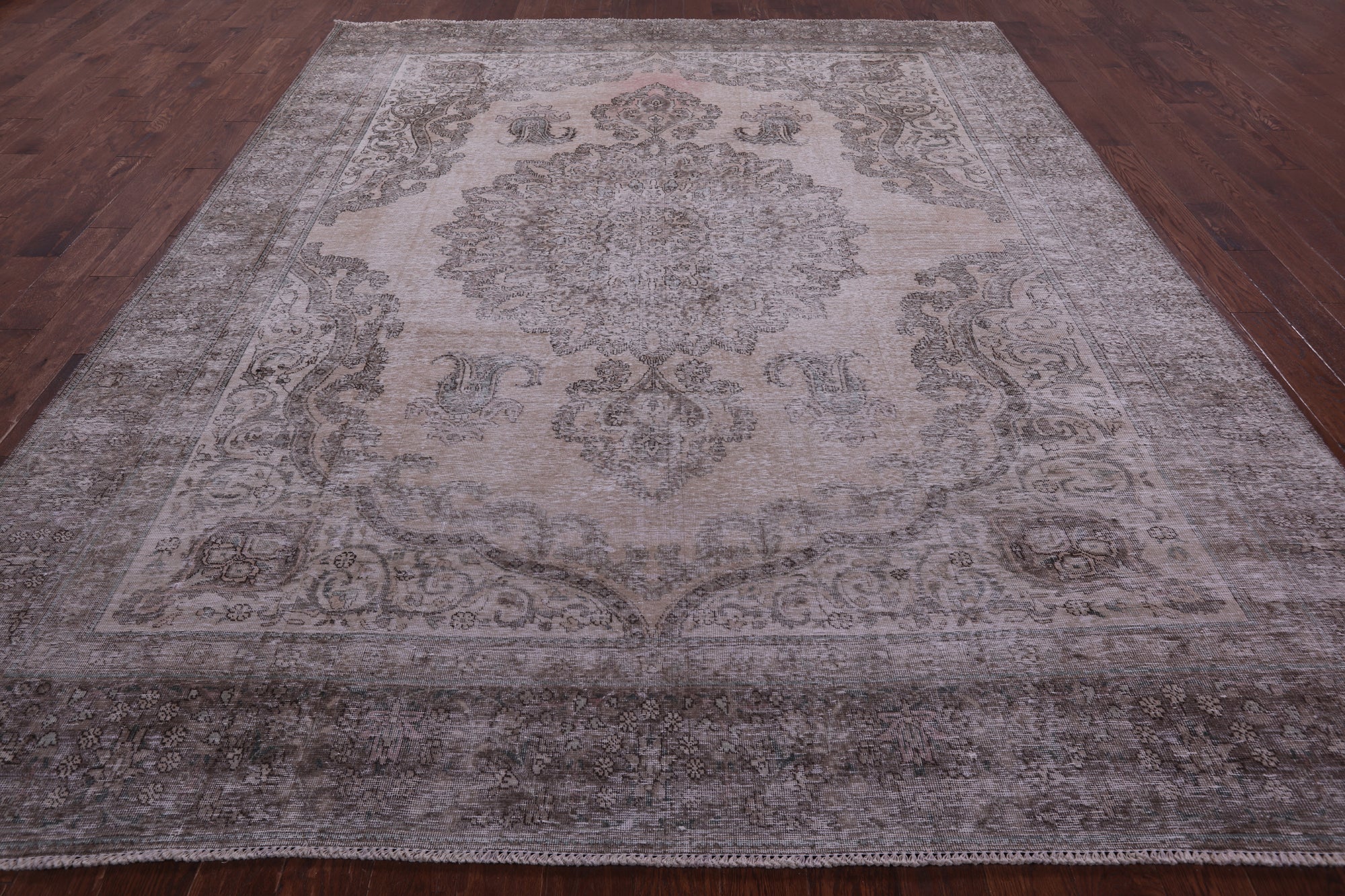 Ivory Persian Vintage White Wash Hand Knotted Wool Rug - 9' 6" X 11' 10" - Golden Nile