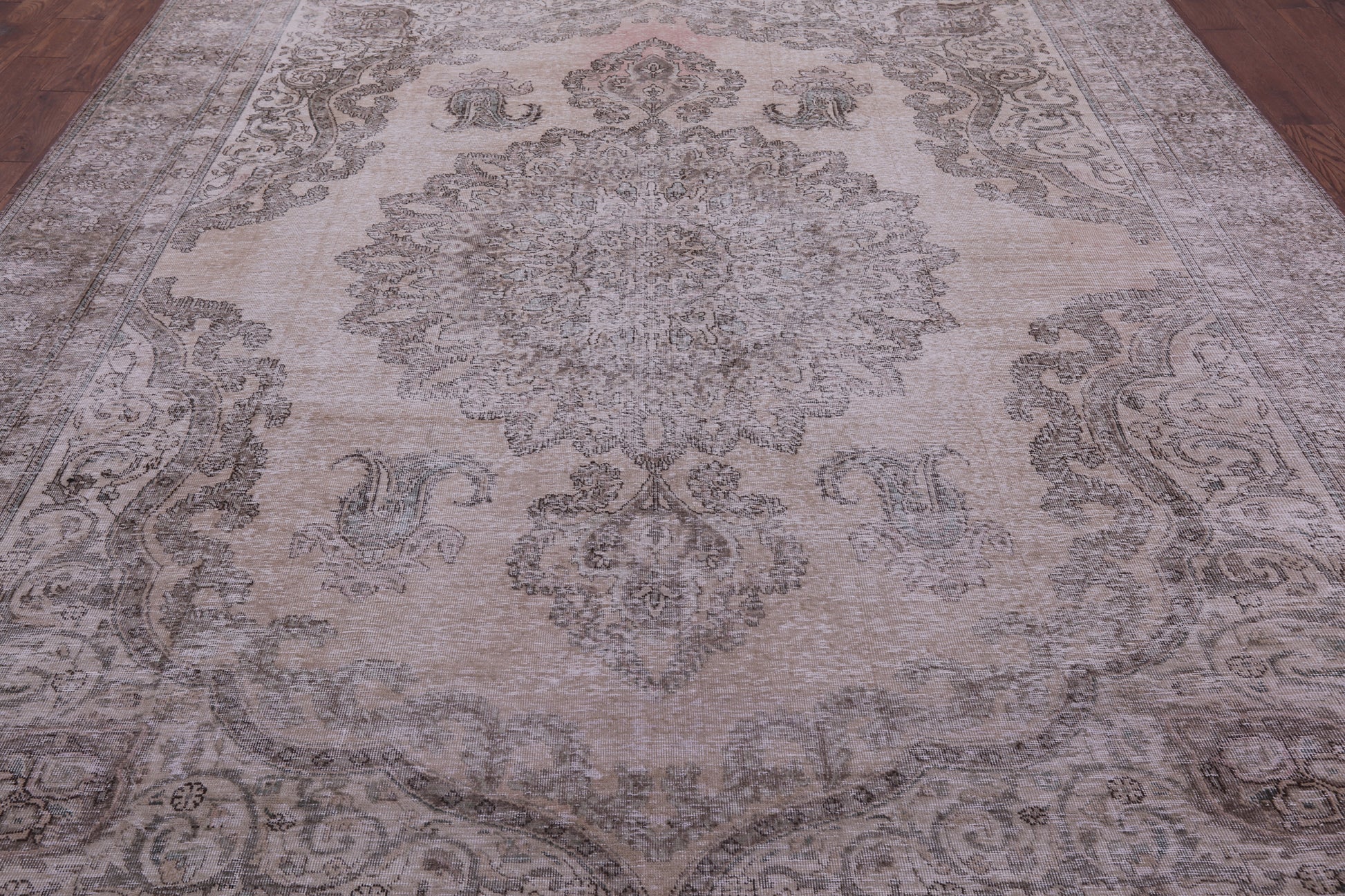 Ivory Persian Vintage White Wash Hand Knotted Wool Rug - 9' 6" X 11' 10" - Golden Nile