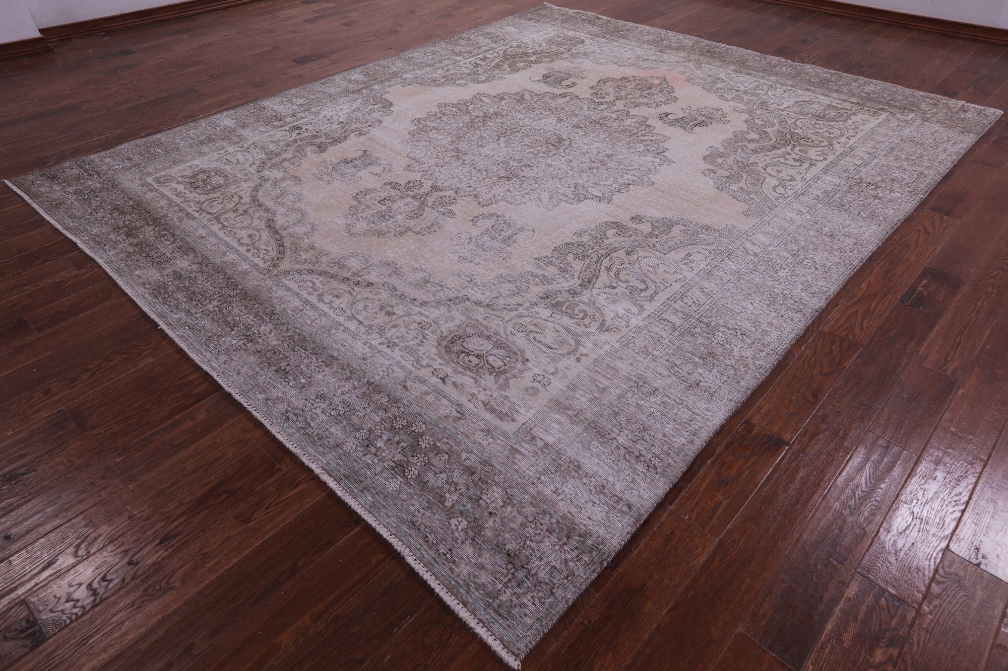 Ivory Persian Vintage White Wash Hand Knotted Wool Rug - 9' 6" X 11' 10" - Golden Nile