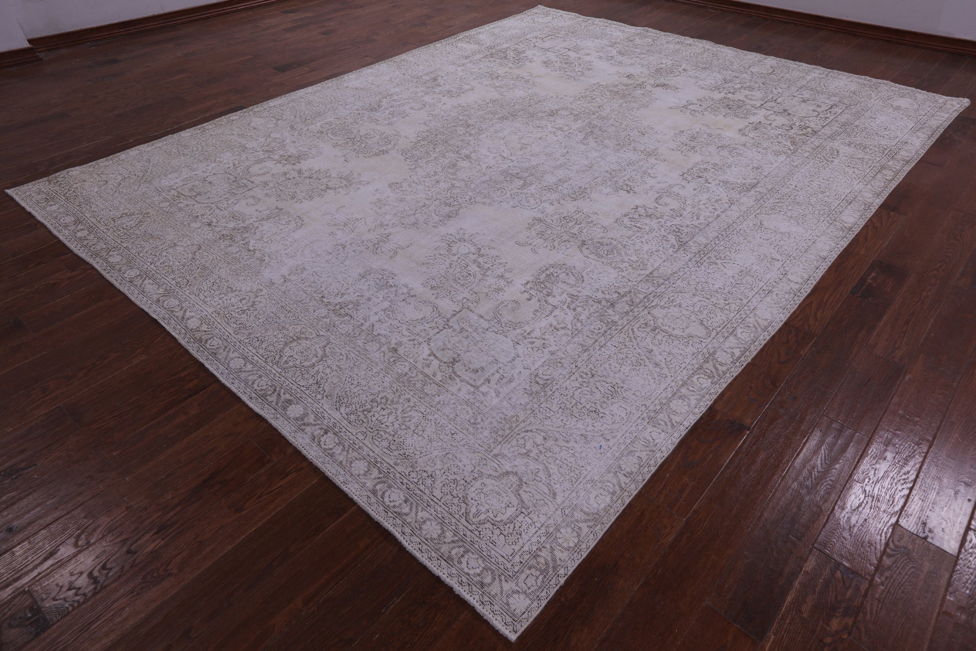 Ivory Persian Vintage White Wash Handmade Wool Rug - 9' 7" X 12' 8" - Golden Nile