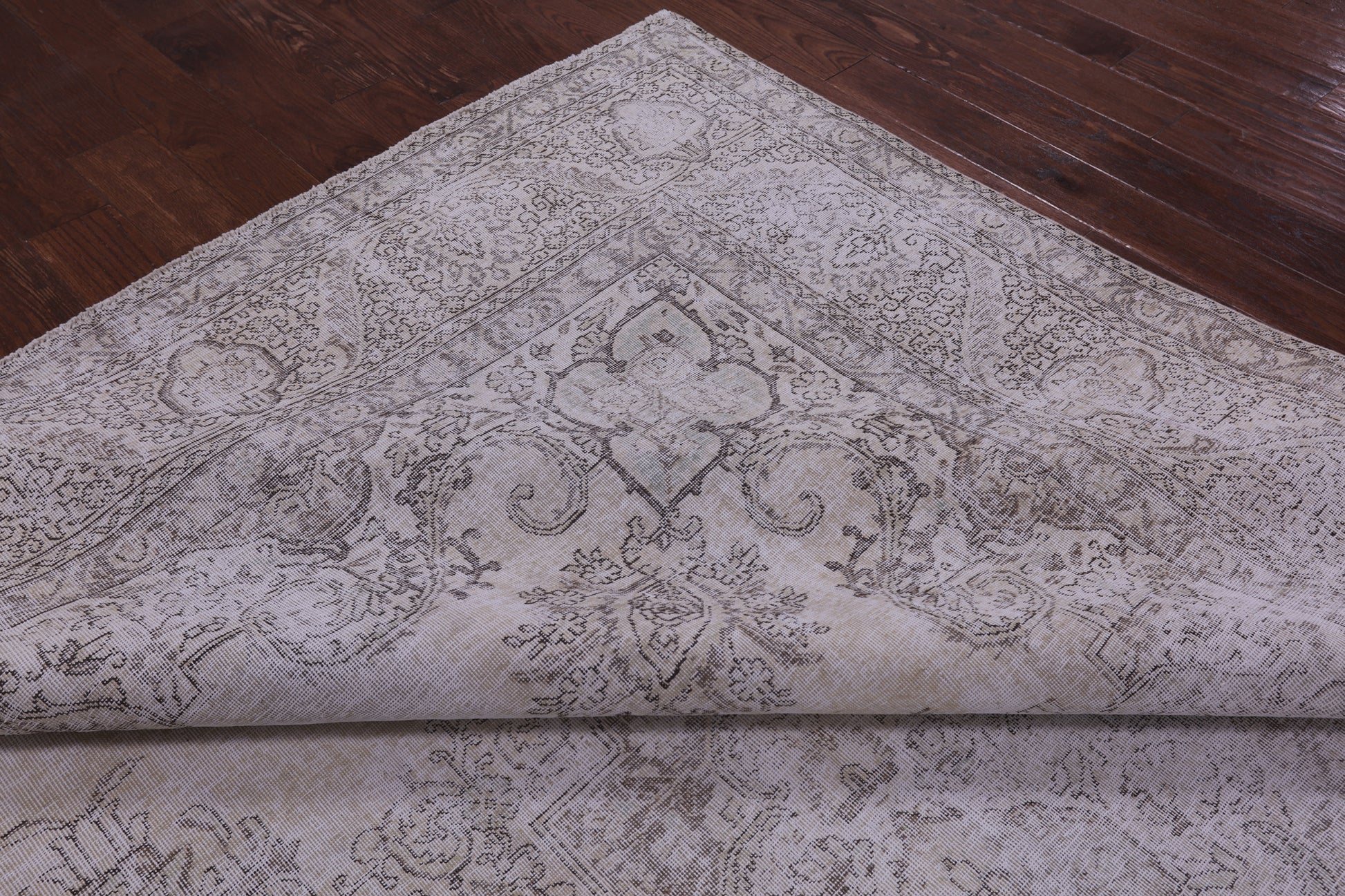 Ivory Persian Vintage White Wash Handmade Wool Rug - 9' 7" X 12' 8" - Golden Nile