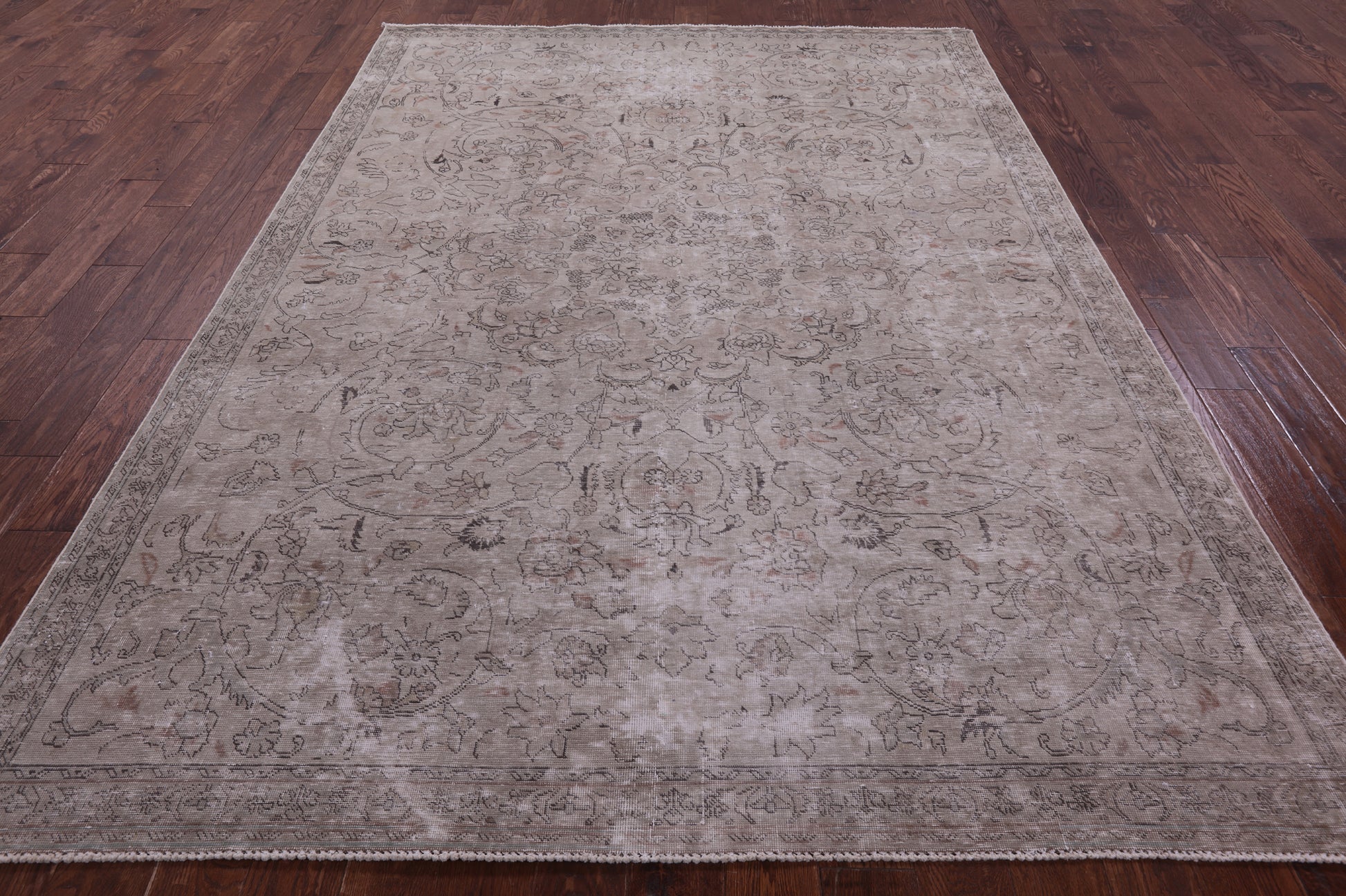 Ivory Persian Vintage White Wash Hand Knotted Wool Rug - 7' 1" X 9' 10" - Golden Nile