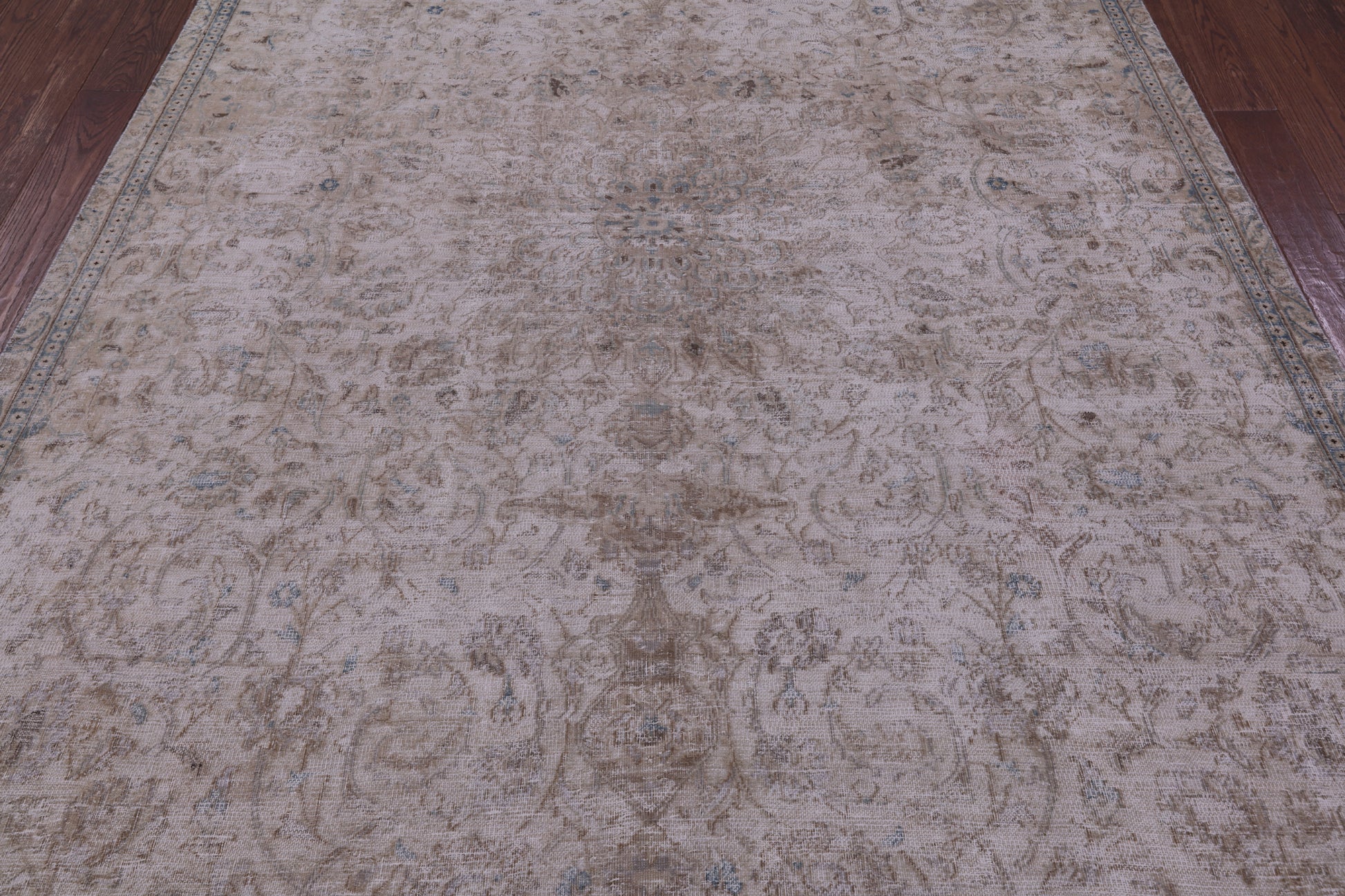 Ivory Persian Vintage White Wash Hand Knotted Wool Rug - 7' 2" X 10' 2" - Golden Nile