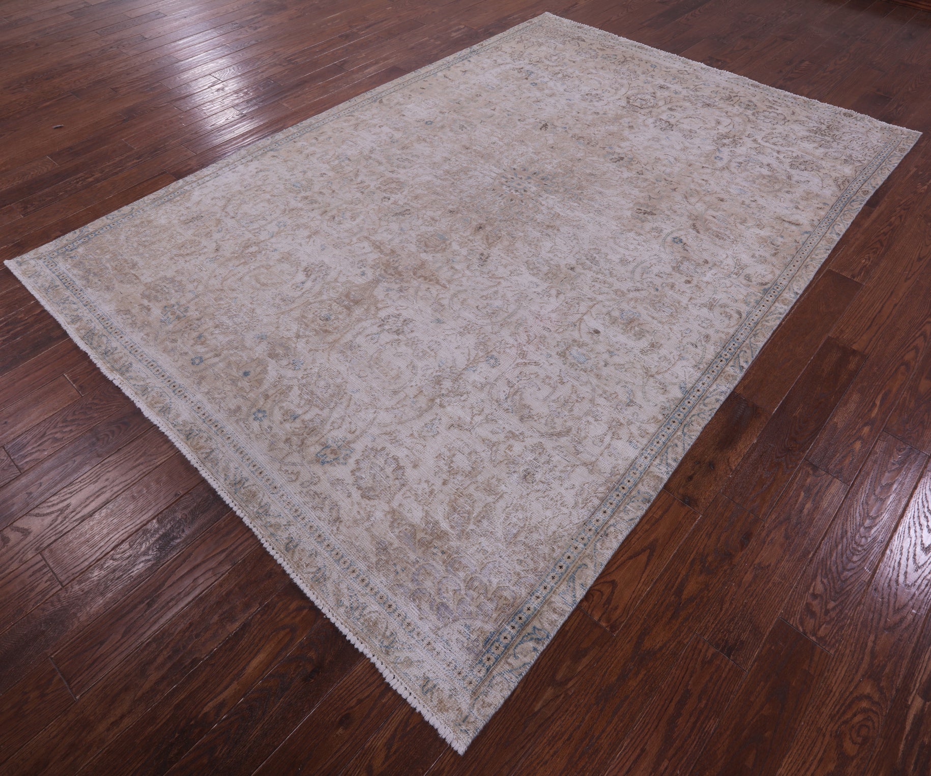 Ivory Persian Vintage White Wash Hand Knotted Wool Rug - 7' 2" X 10' 2" - Golden Nile
