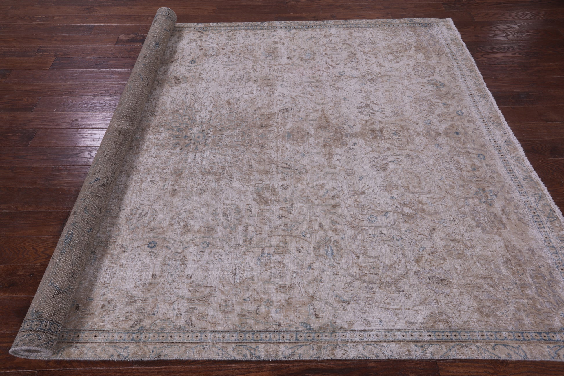 Ivory Persian Vintage White Wash Hand Knotted Wool Rug - 7' 2" X 10' 2" - Golden Nile