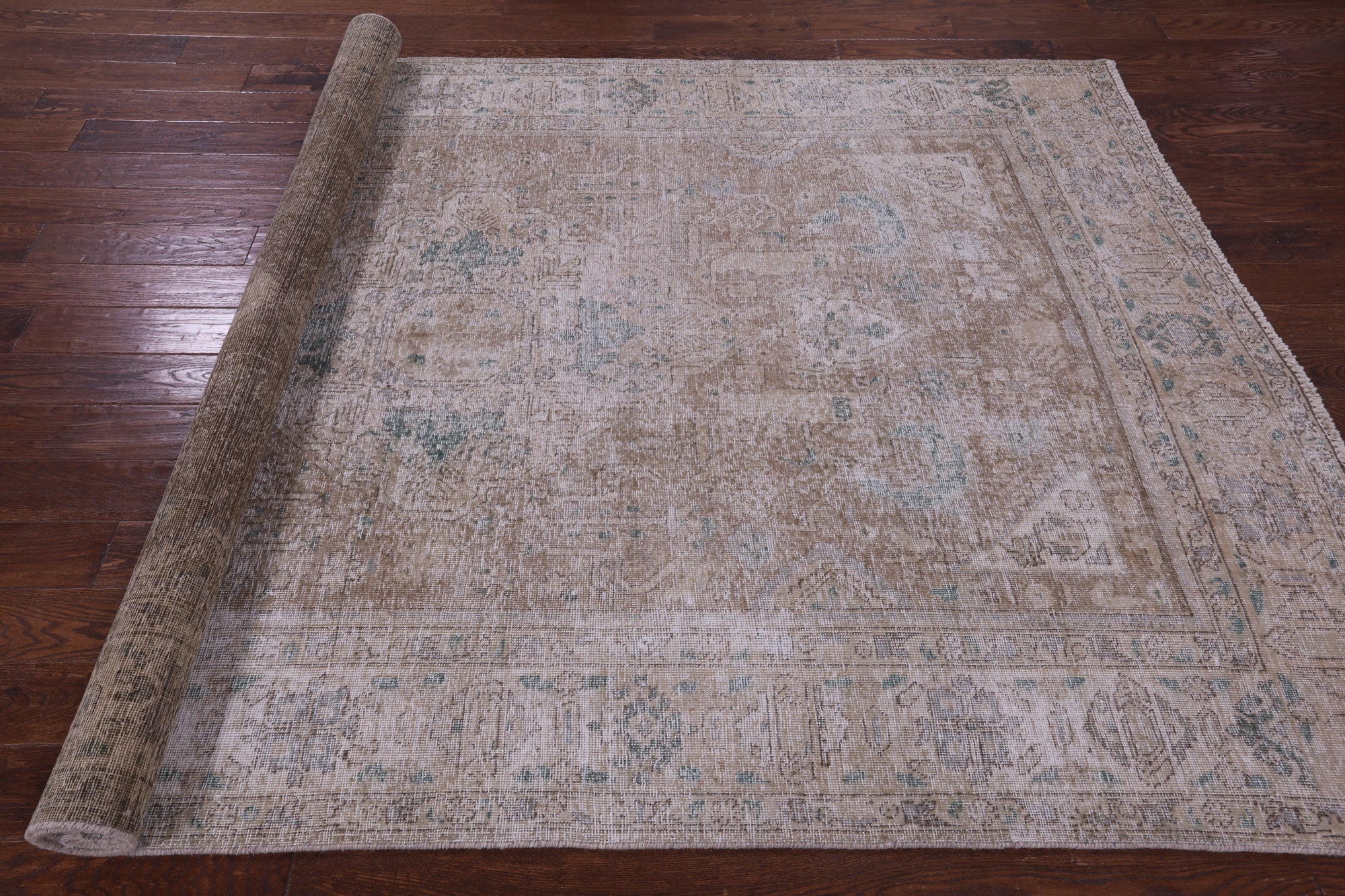 Persian Vintage White Wash Hand Knotted Wool Rug - 6' 6" X 9' 9" - Golden Nile
