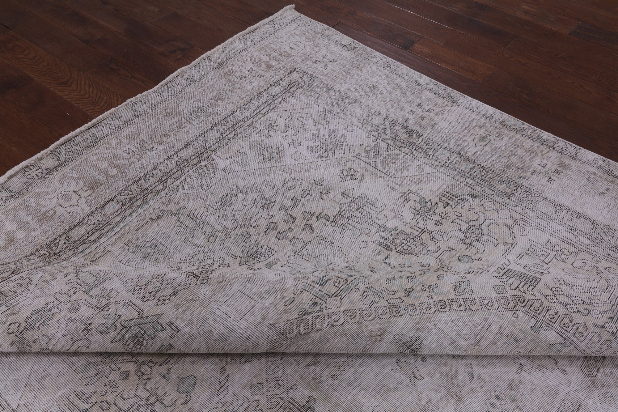 Ivory Persian Vintage White Wash Handmade Wool Area Rug - 8' 3" X 10' 6" - Golden Nile