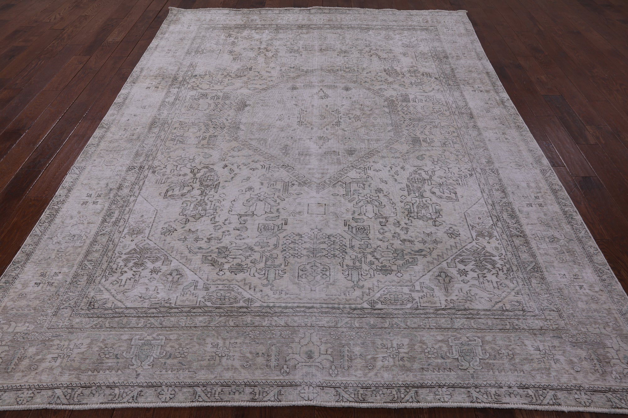 Ivory Persian Vintage White Wash Handmade Wool Area Rug - 8' 3" X 10' 6" - Golden Nile
