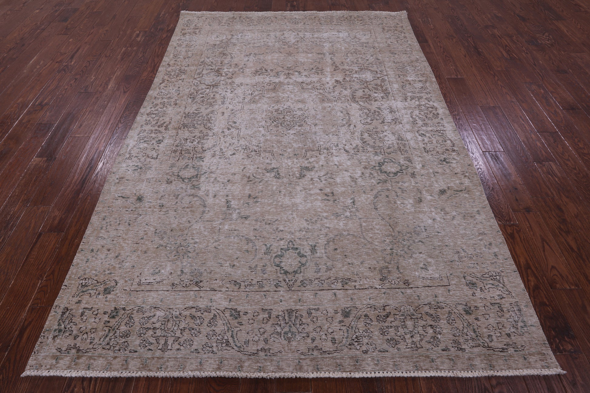 Ivory Persian Vintage White Wash Hand Knotted Wool Rug - 6' 7" X 9' 6" - Golden Nile