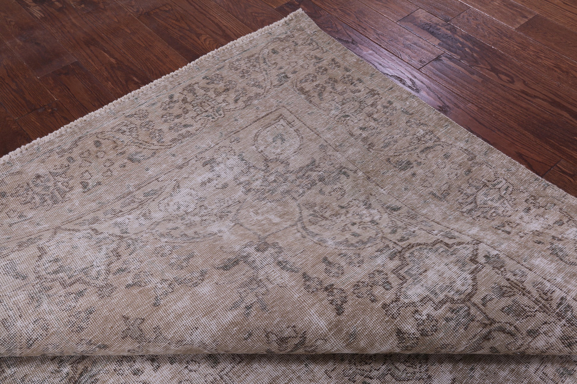 Ivory Persian Vintage White Wash Hand Knotted Wool Rug - 6' 7" X 9' 6" - Golden Nile