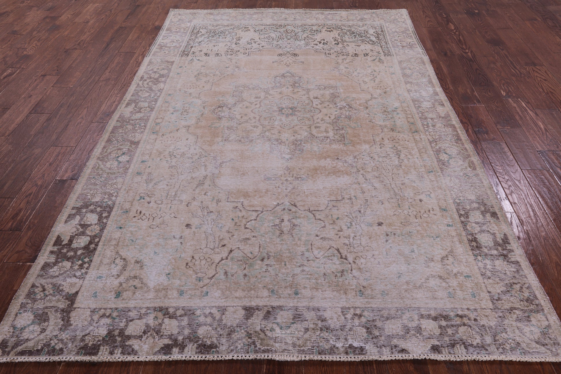 Ivory Persian Vintage White Wash Handmade Wool Rug - 6' 3" X 9' 3" - Golden Nile