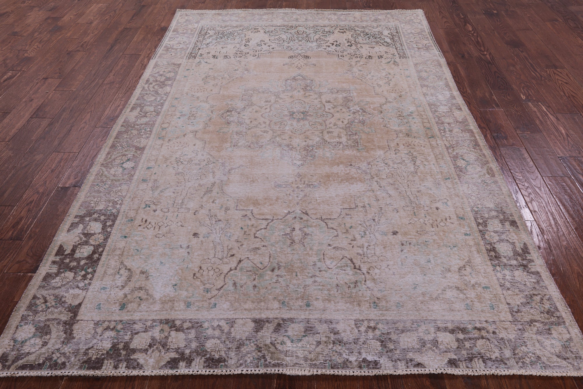 Ivory Persian Vintage White Wash Handmade Wool Rug - 6' 3" X 9' 3" - Golden Nile