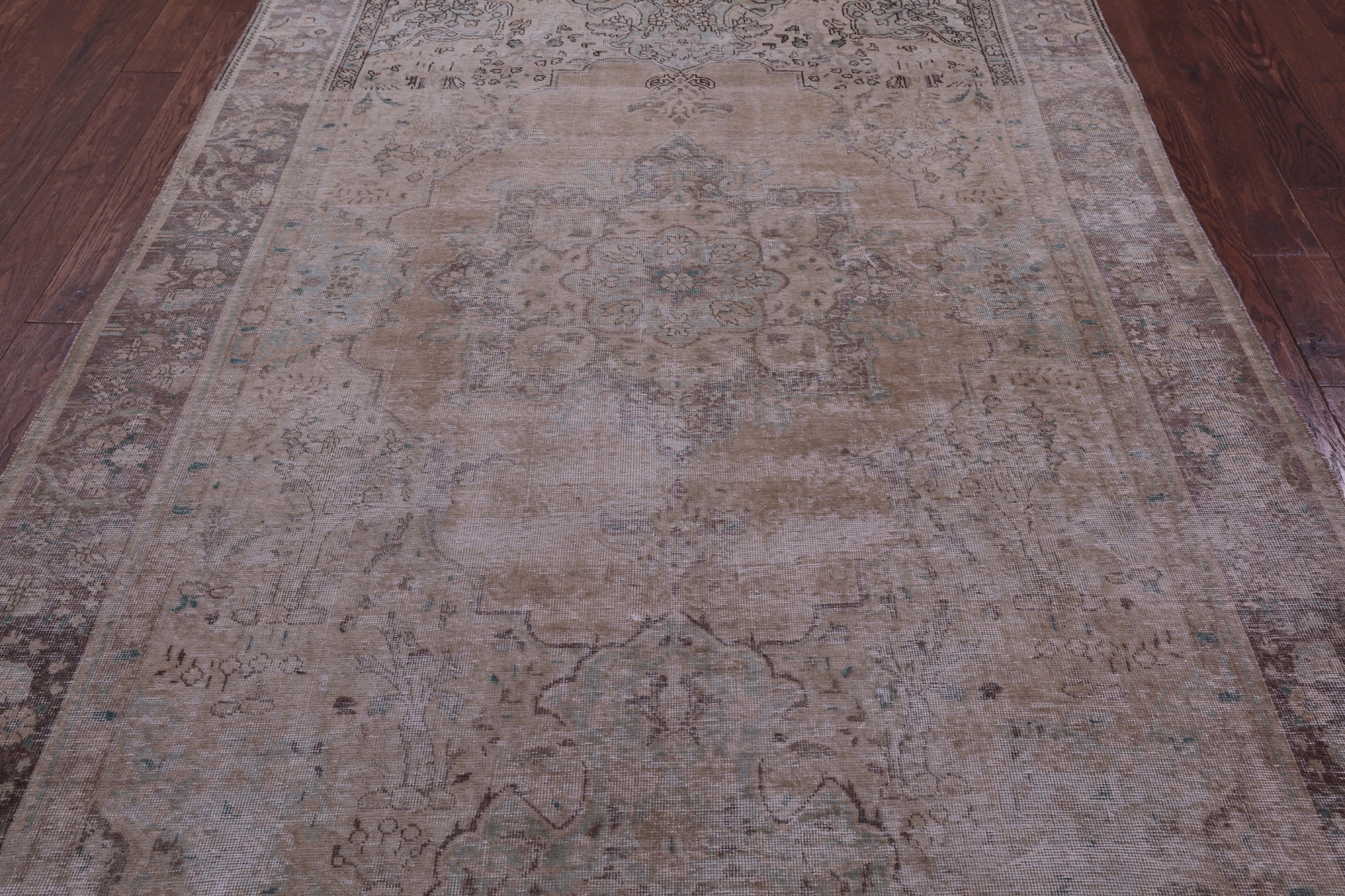 Ivory Persian Vintage White Wash Handmade Wool Rug - 6' 3" X 9' 3" - Golden Nile