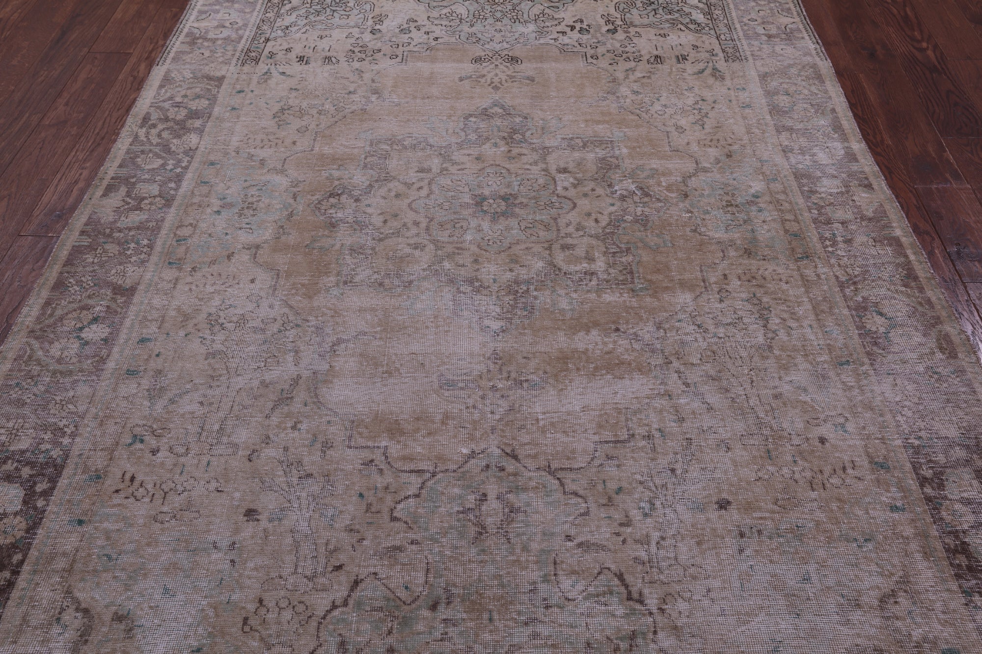 Ivory Persian Vintage White Wash Handmade Wool Rug - 6' 3" X 9' 3" - Golden Nile