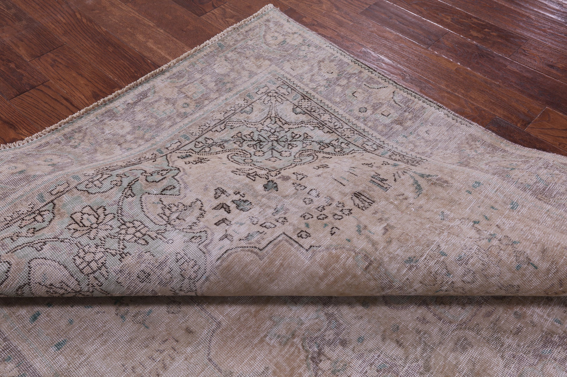 Ivory Persian Vintage White Wash Handmade Wool Rug - 6' 3" X 9' 3" - Golden Nile