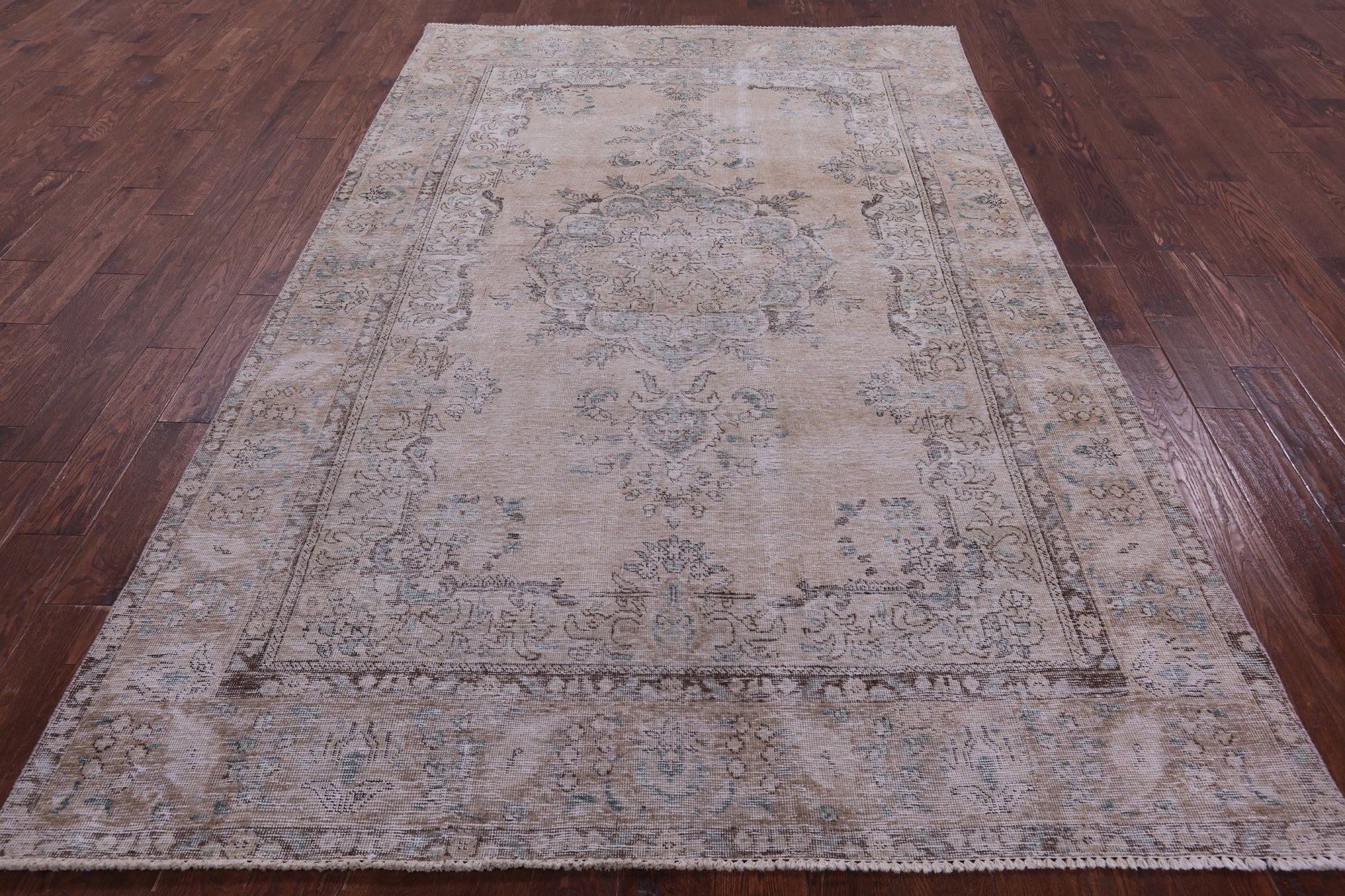 Ivory Persian Vintage White Wash Hand Knotted Wool Rug - 6' 5" X 10' 2" - Golden Nile