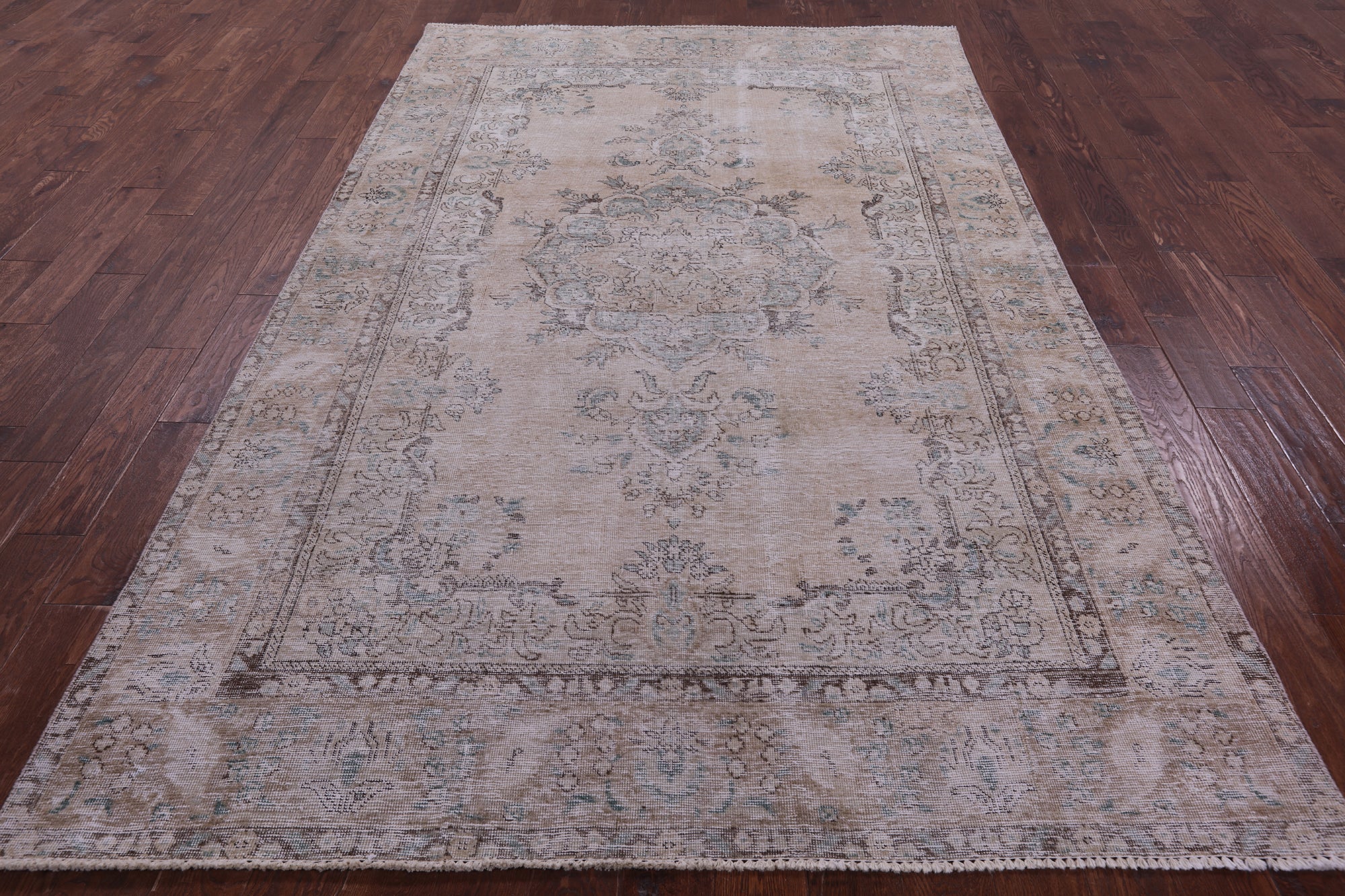 Ivory Persian Vintage White Wash Hand Knotted Wool Rug - 6' 5" X 10' 2" - Golden Nile
