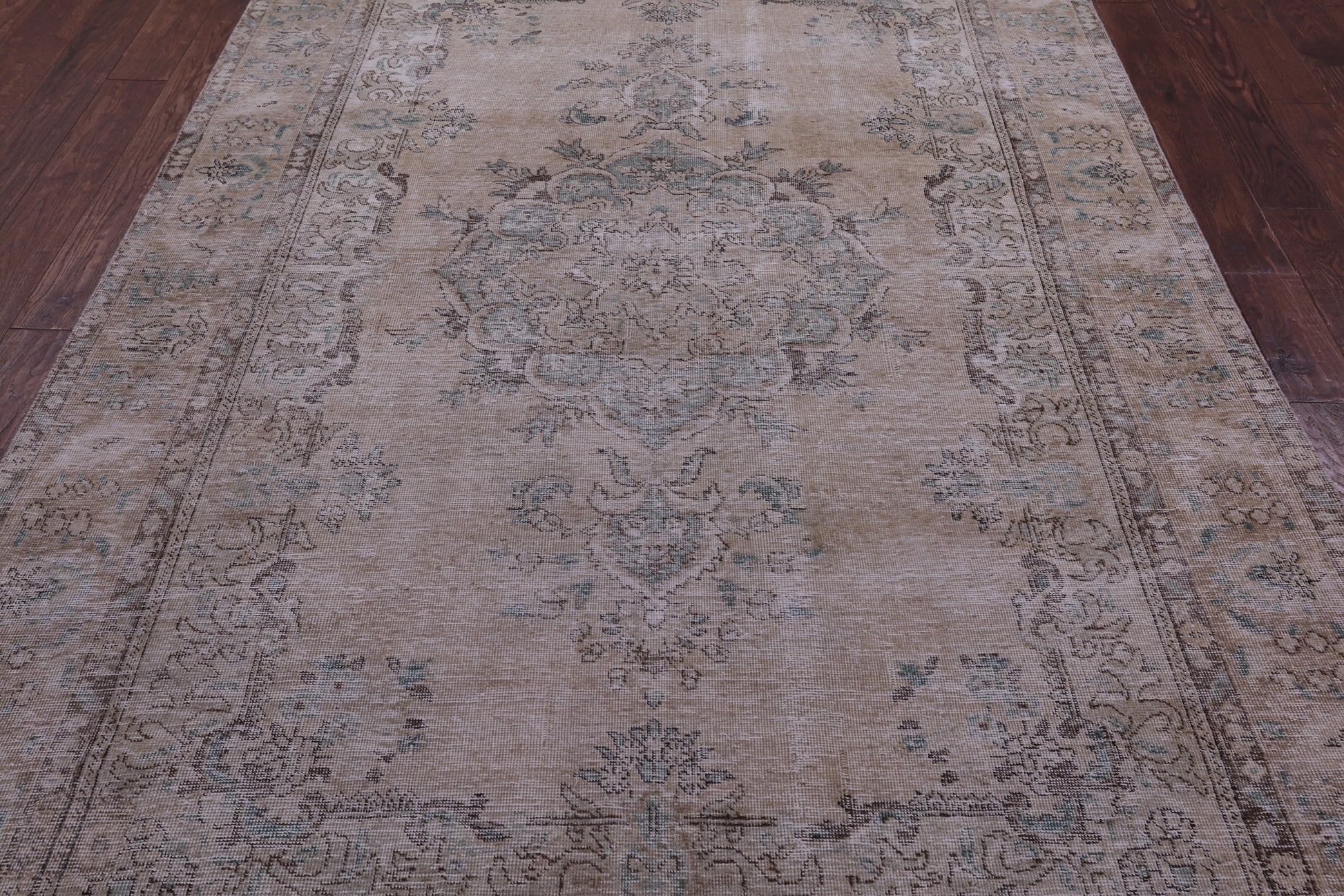 Ivory Persian Vintage White Wash Hand Knotted Wool Rug - 6' 5" X 10' 2" - Golden Nile