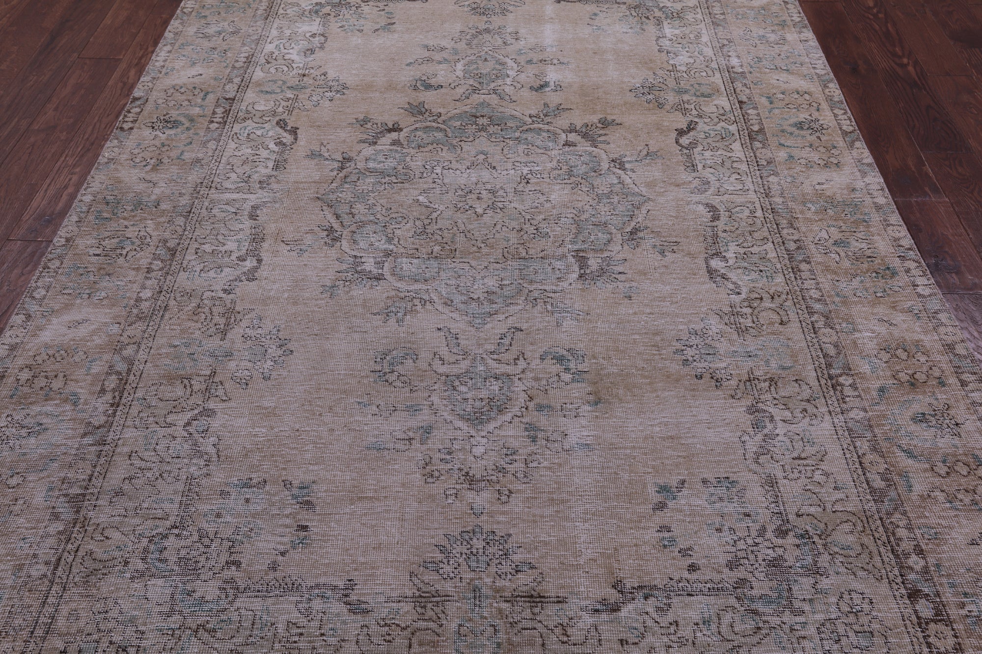 Ivory Persian Vintage White Wash Hand Knotted Wool Rug - 6' 5" X 10' 2" - Golden Nile