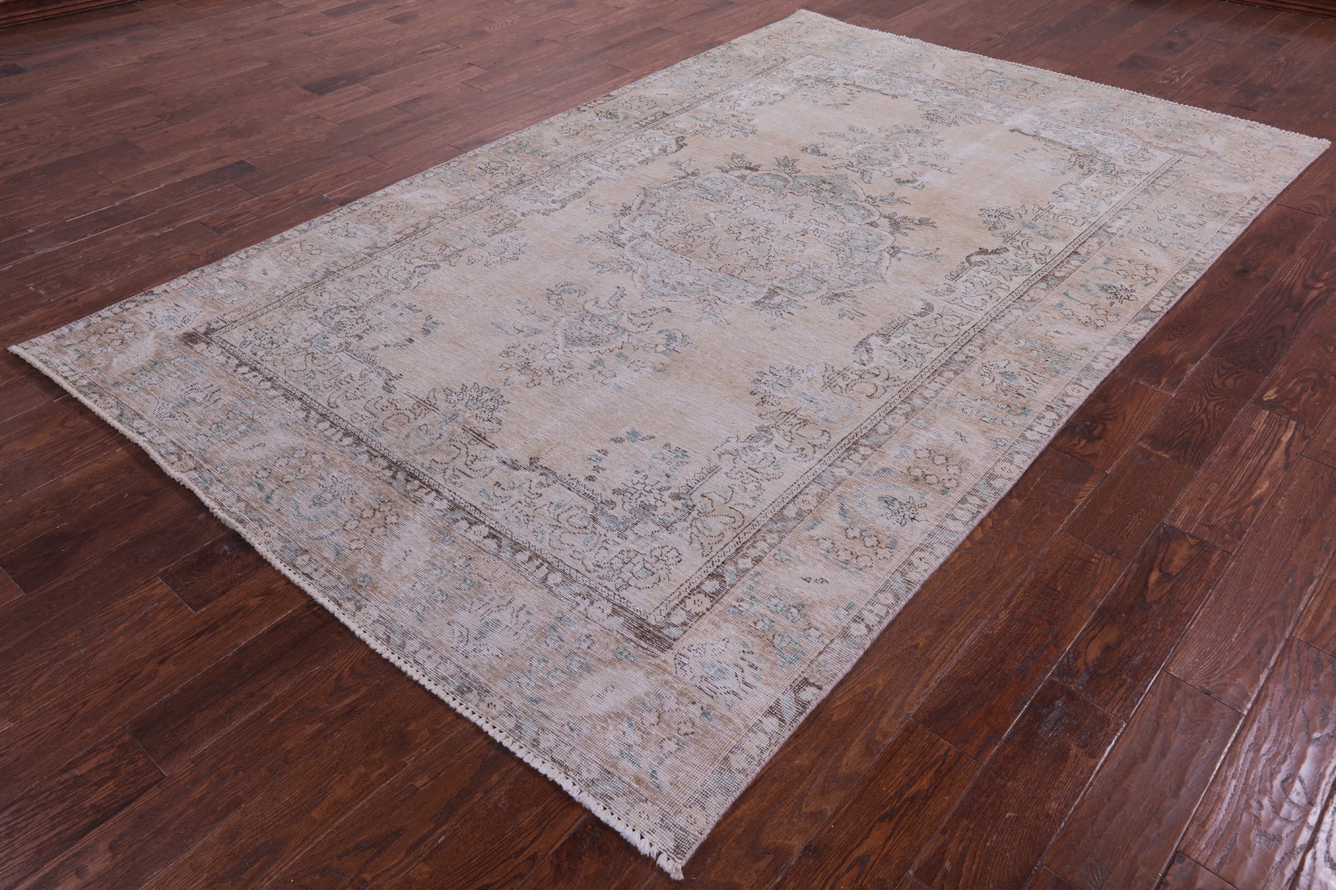 Ivory Persian Vintage White Wash Hand Knotted Wool Rug - 6' 5" X 10' 2" - Golden Nile