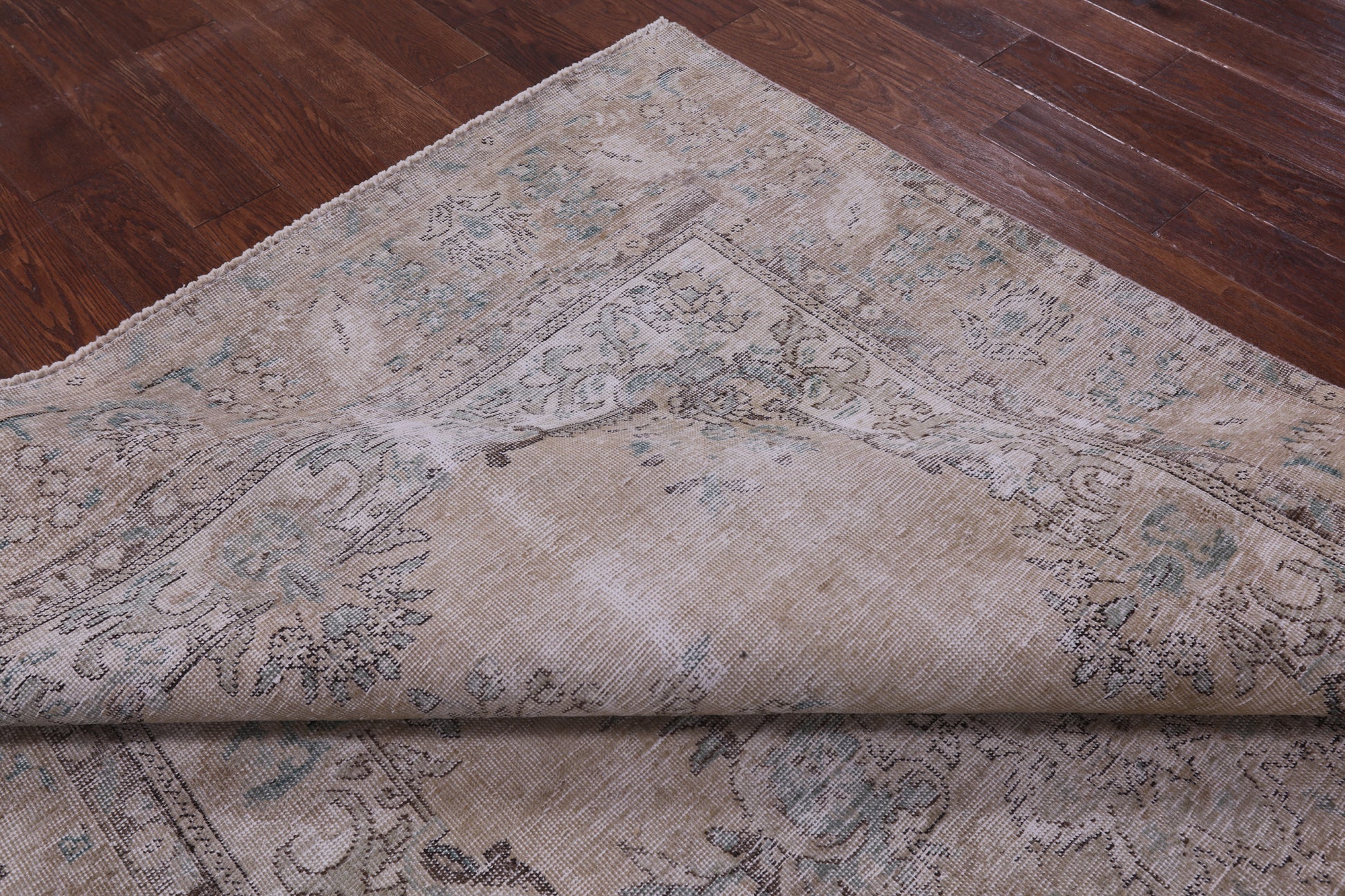 Ivory Persian Vintage White Wash Hand Knotted Wool Rug - 6' 5" X 10' 2" - Golden Nile