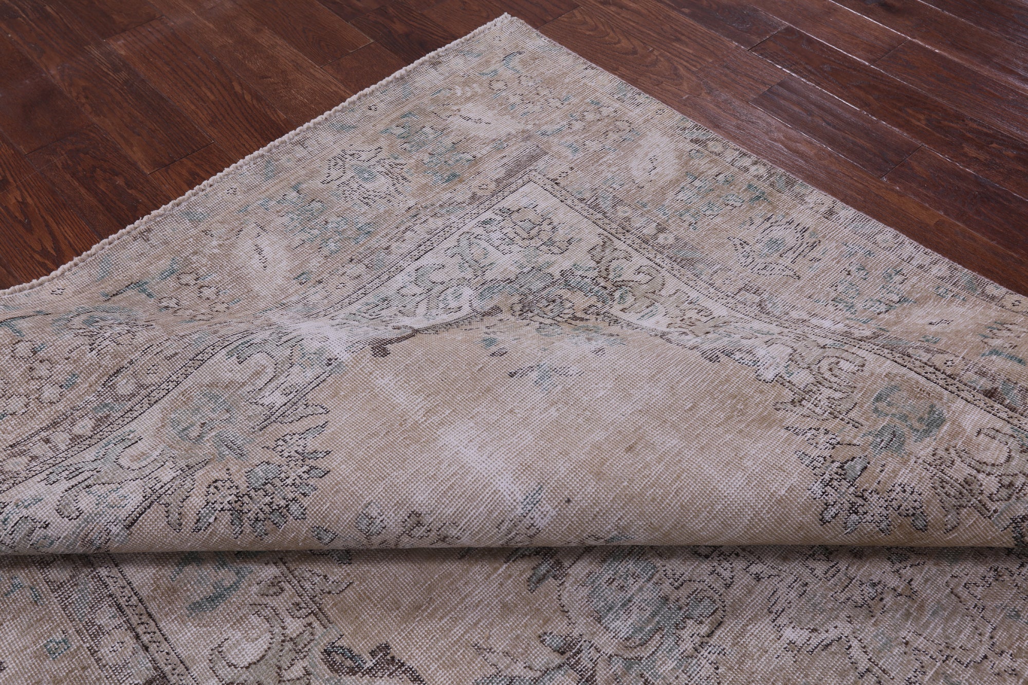 Ivory Persian Vintage White Wash Hand Knotted Wool Rug - 6' 5" X 10' 2" - Golden Nile