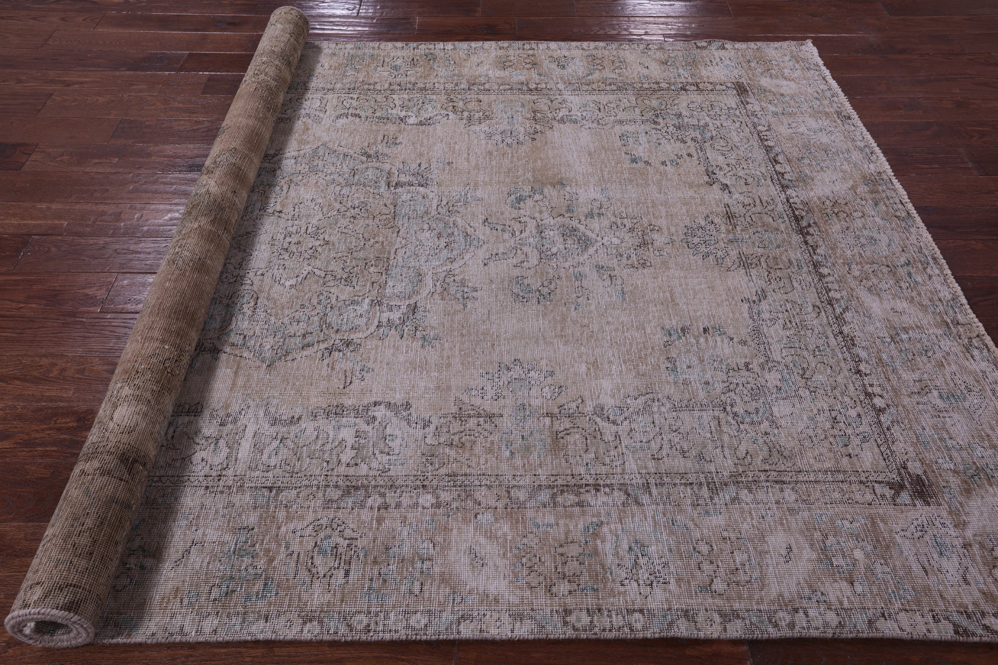 Ivory Persian Vintage White Wash Hand Knotted Wool Rug - 6' 5" X 10' 2" - Golden Nile