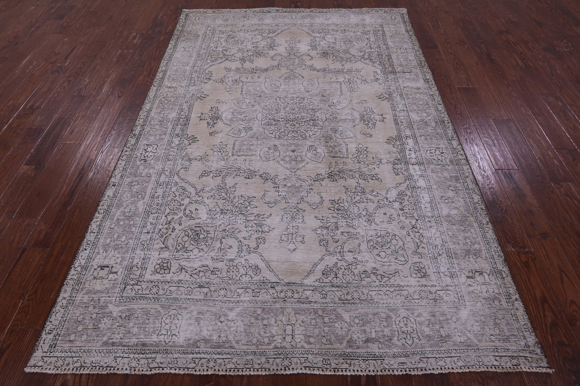 Ivory Persian Vintage White Wash Handmade Wool Rug - 6' 4" X 9' 4" - Golden Nile